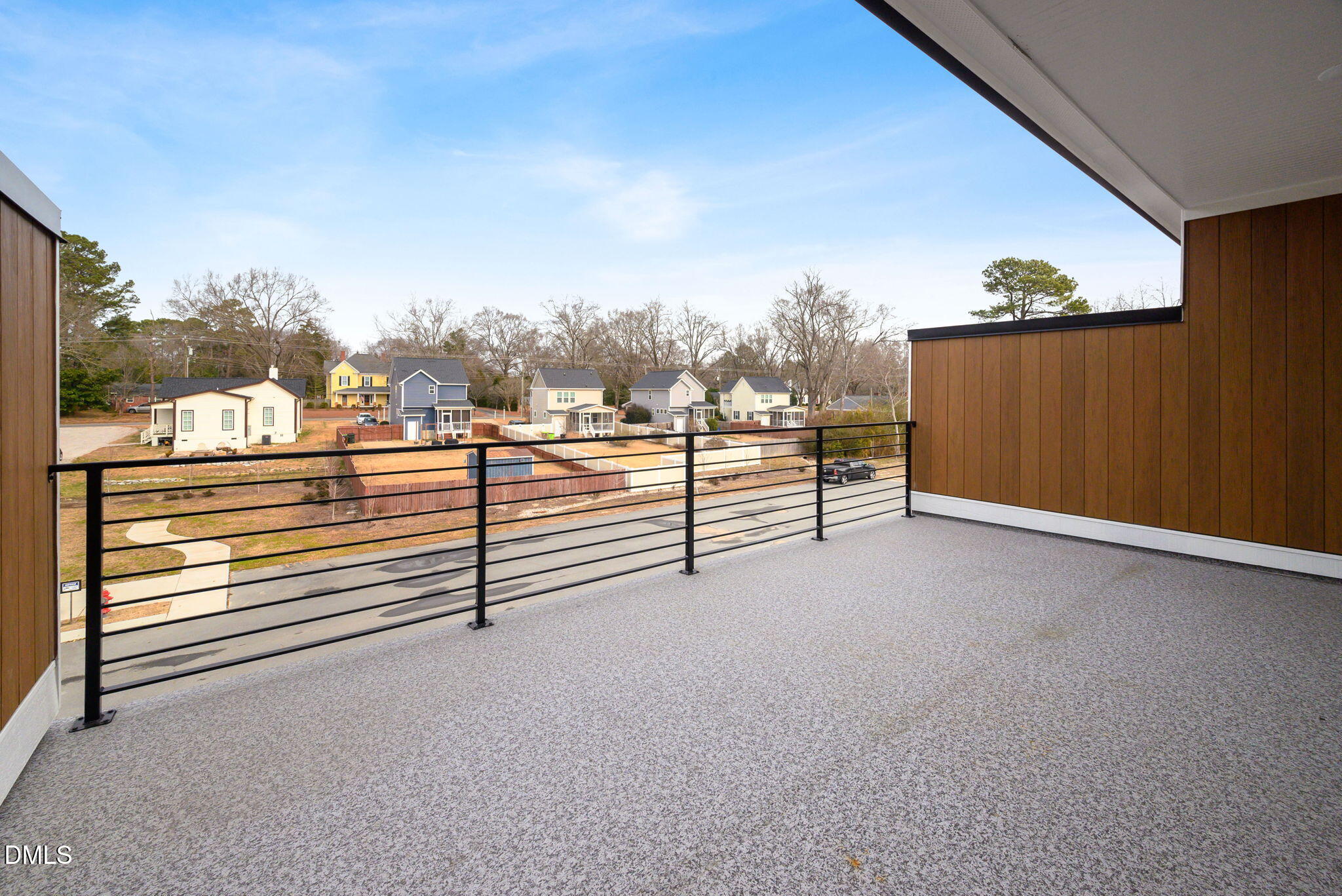 main property photo 32