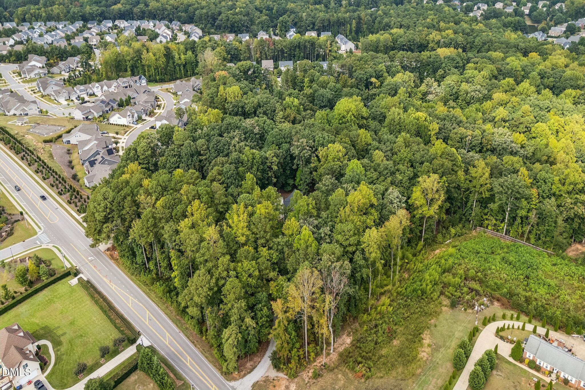 main property photo 28