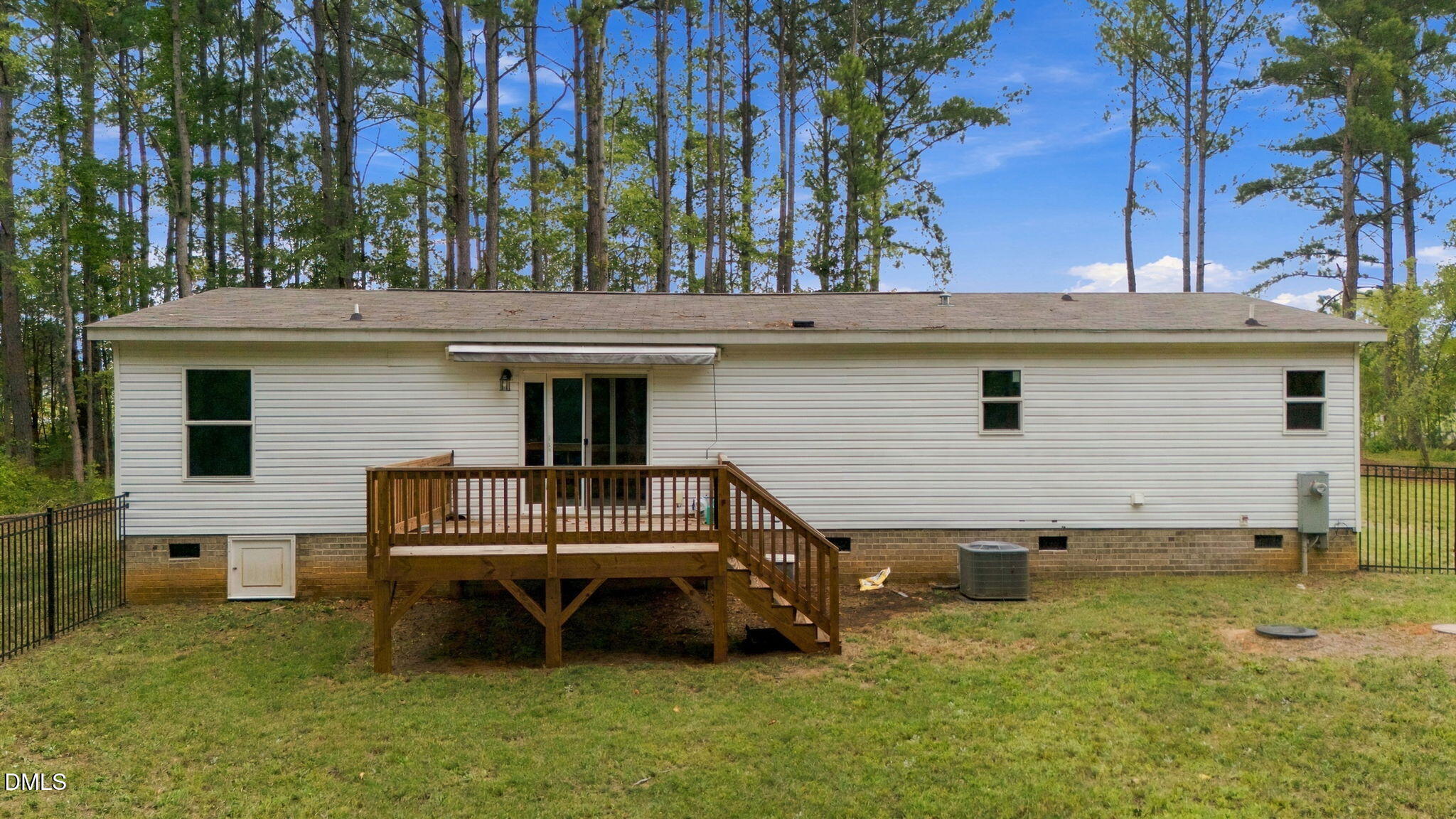 main property photo 37