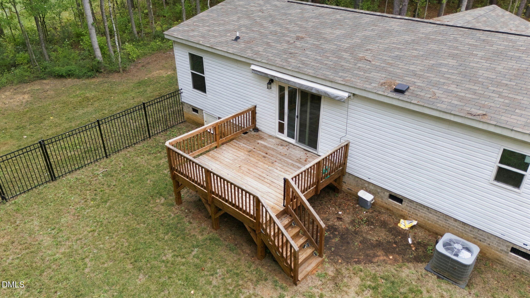 main property photo 40