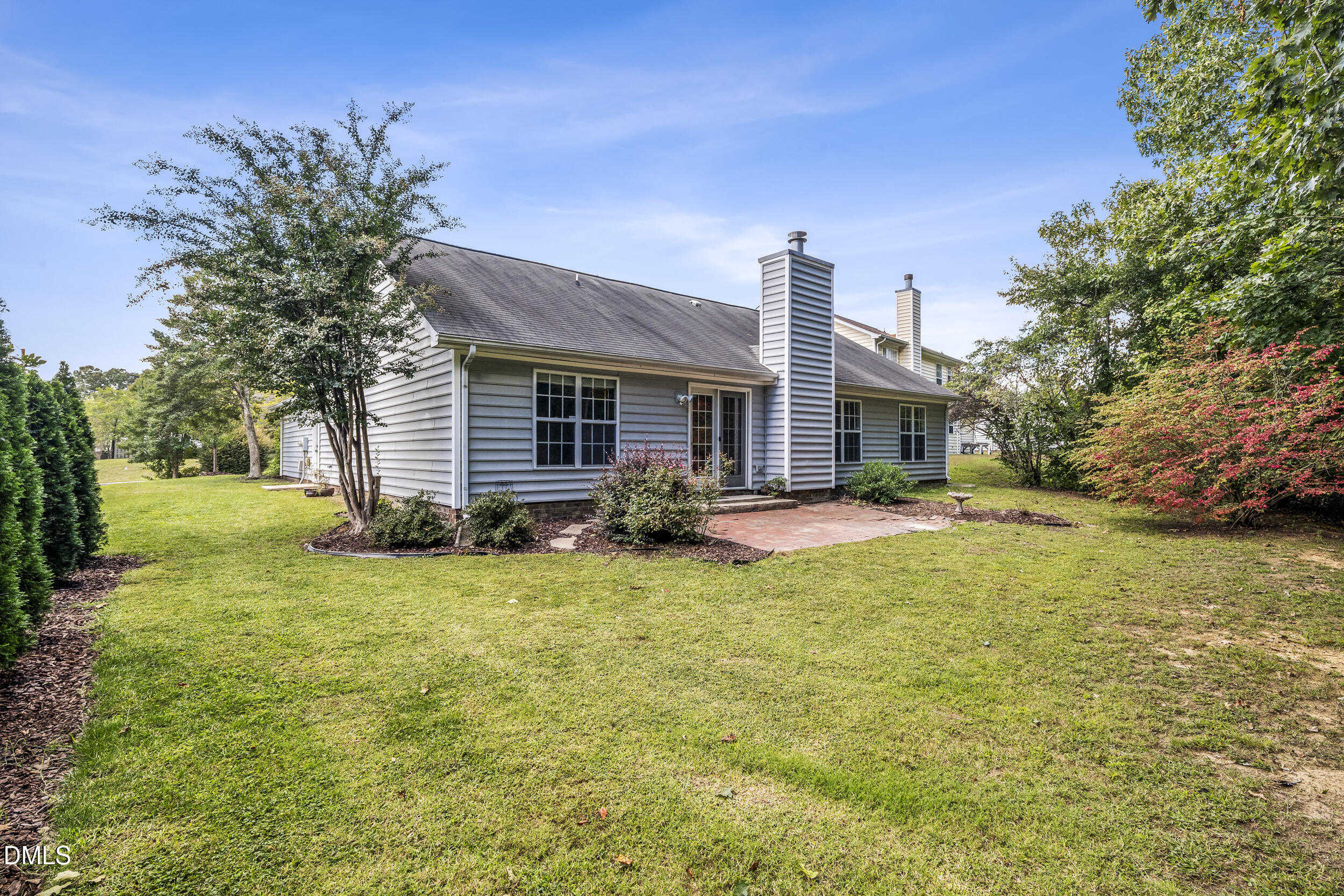 main property photo 30