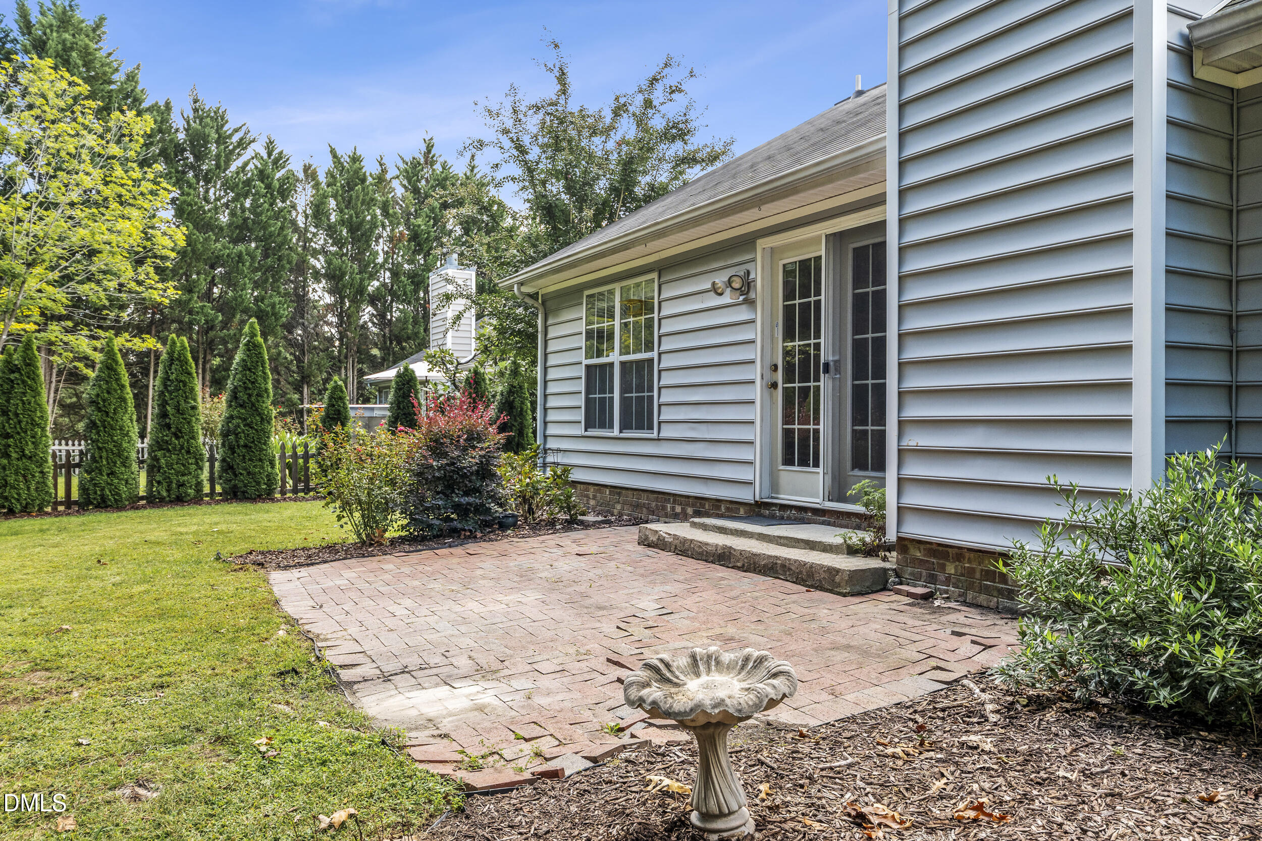 main property photo 34