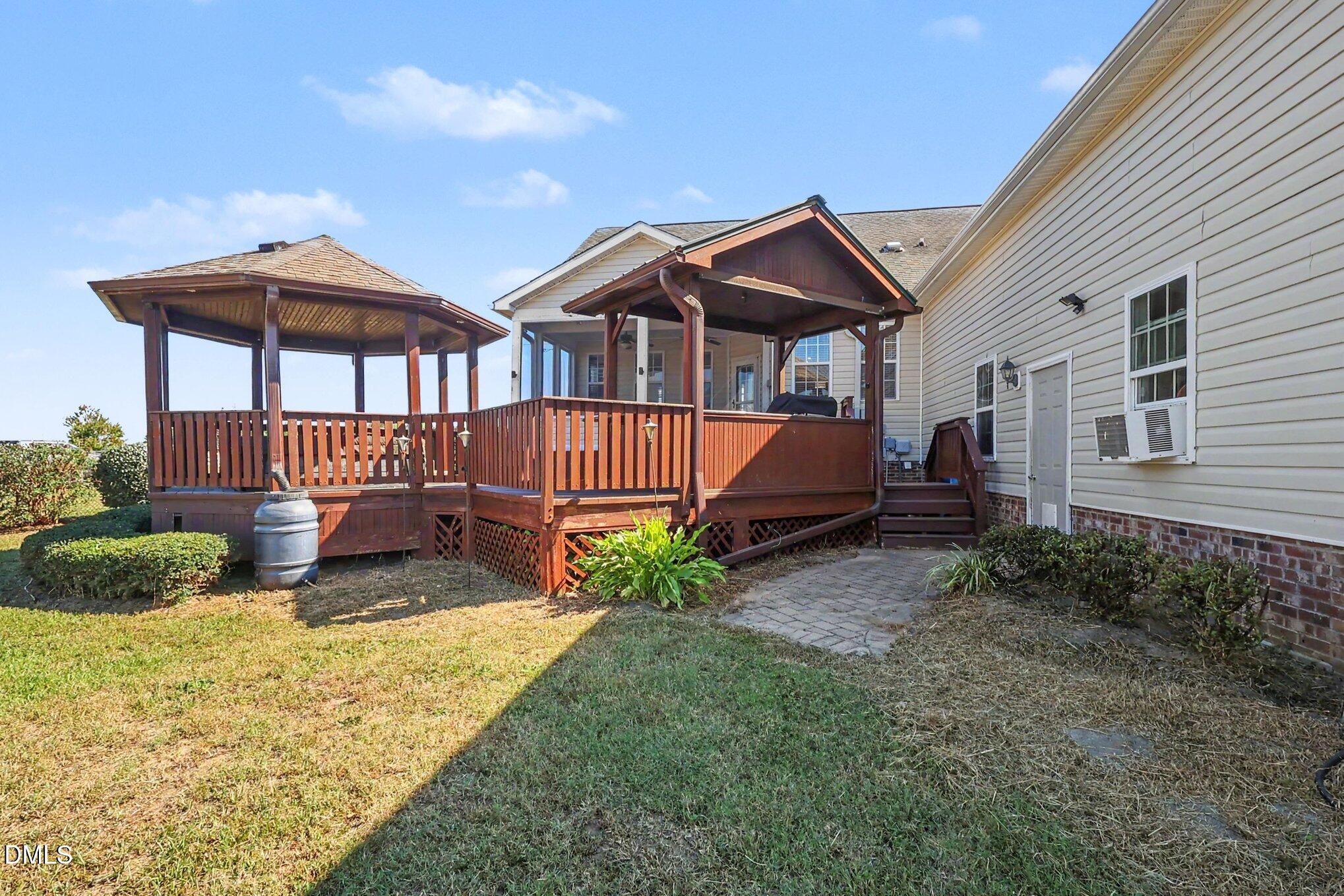 main property photo 25