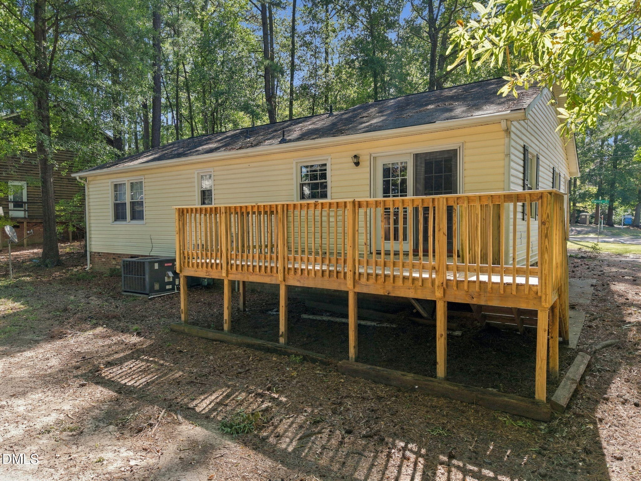 main property photo 30