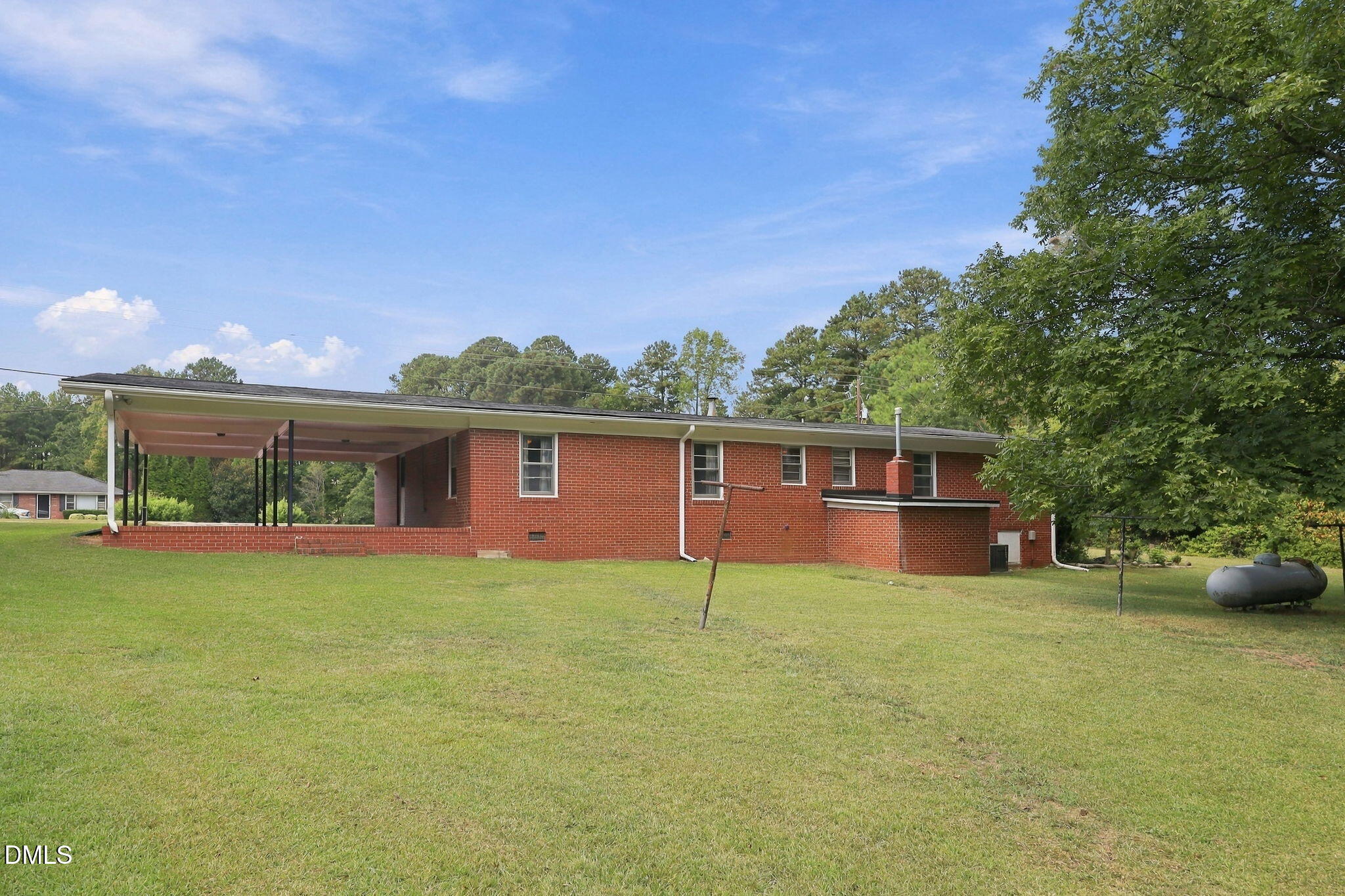 main property photo 40