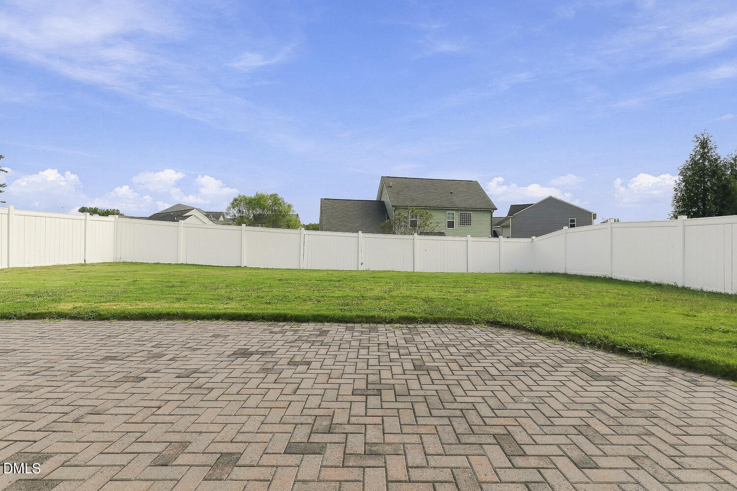 main property photo 40