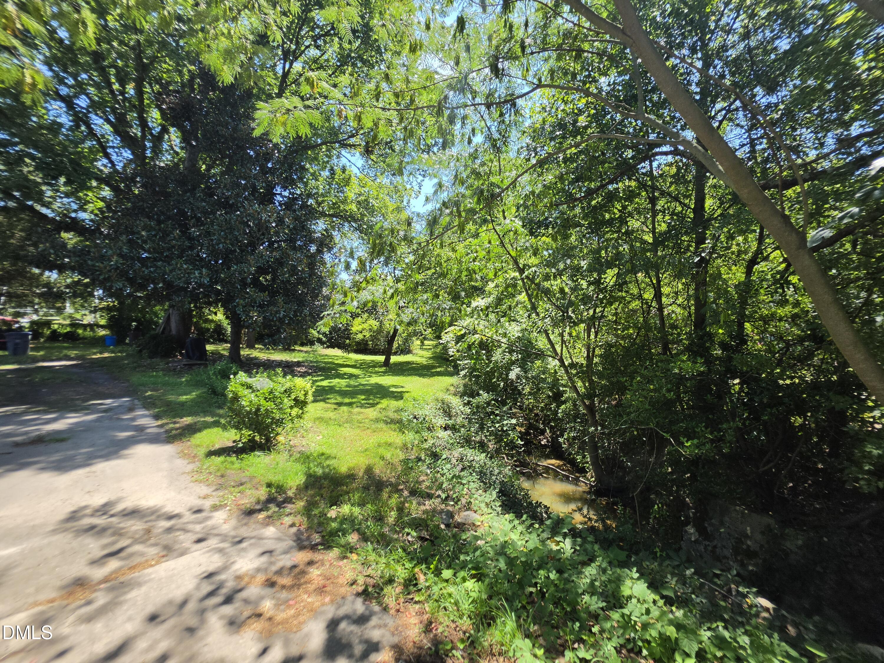 main property photo 13