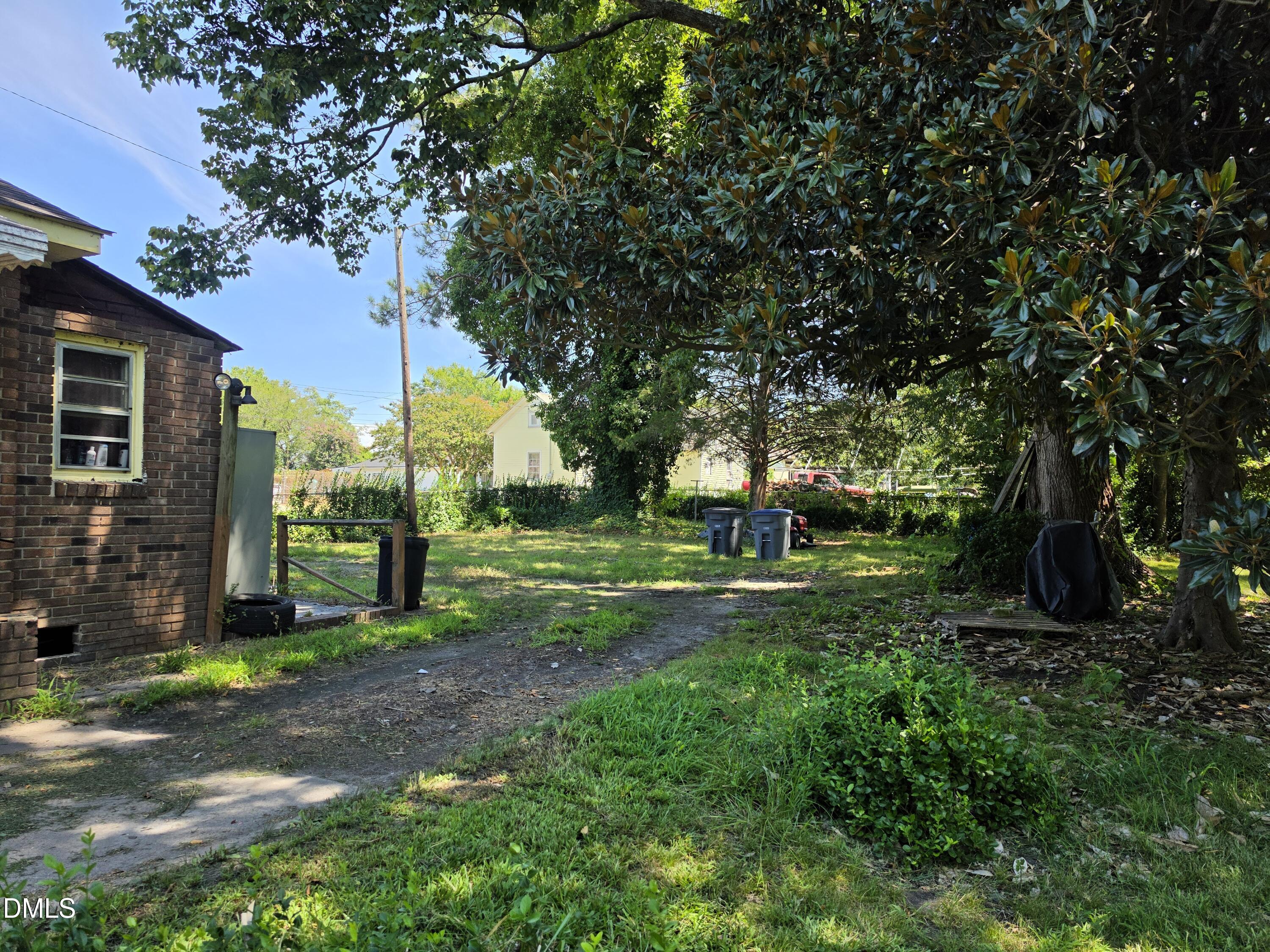 main property photo 16