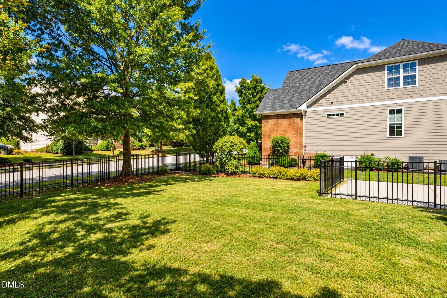main property photo 41