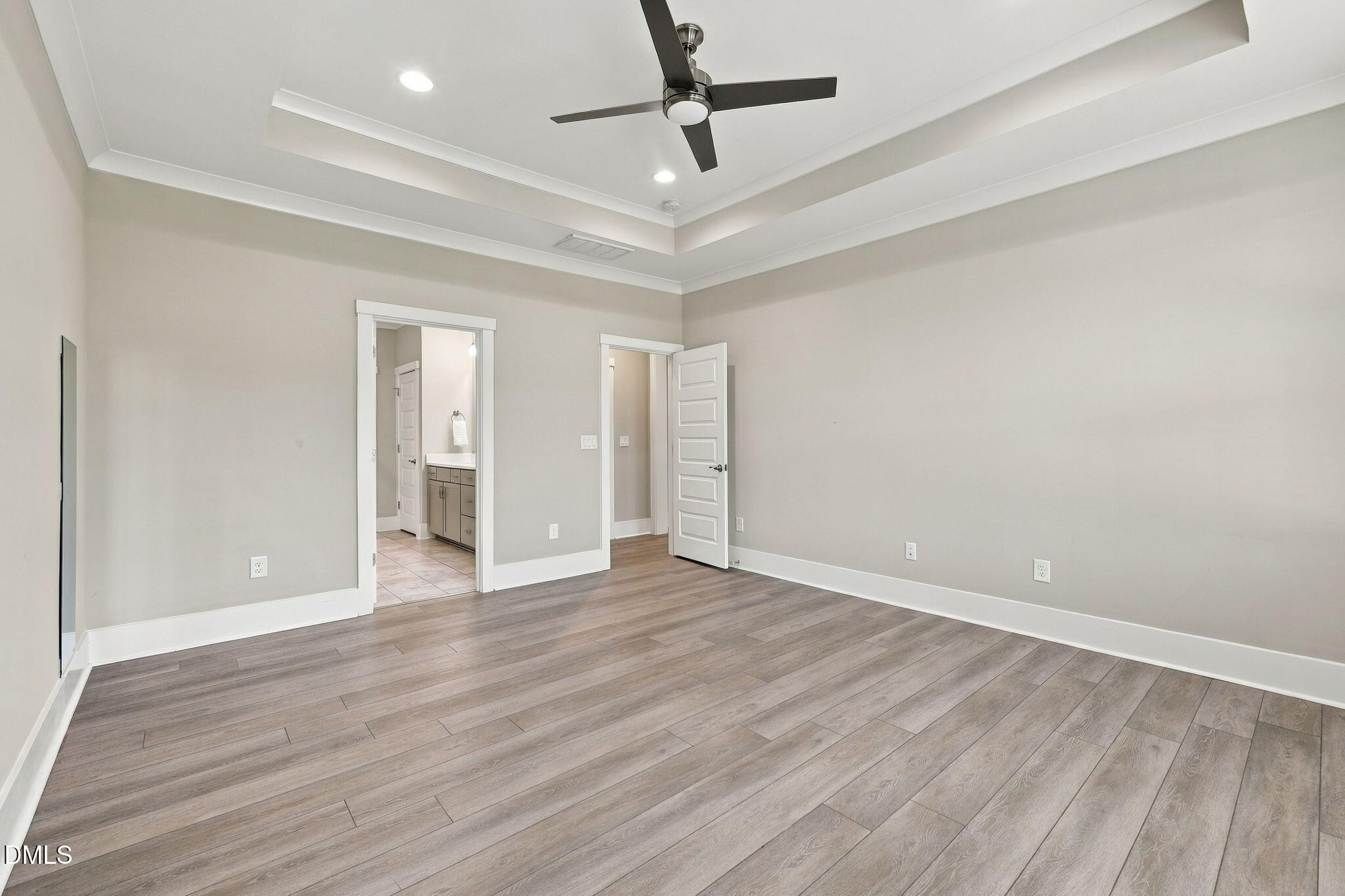 property viewer photo 15