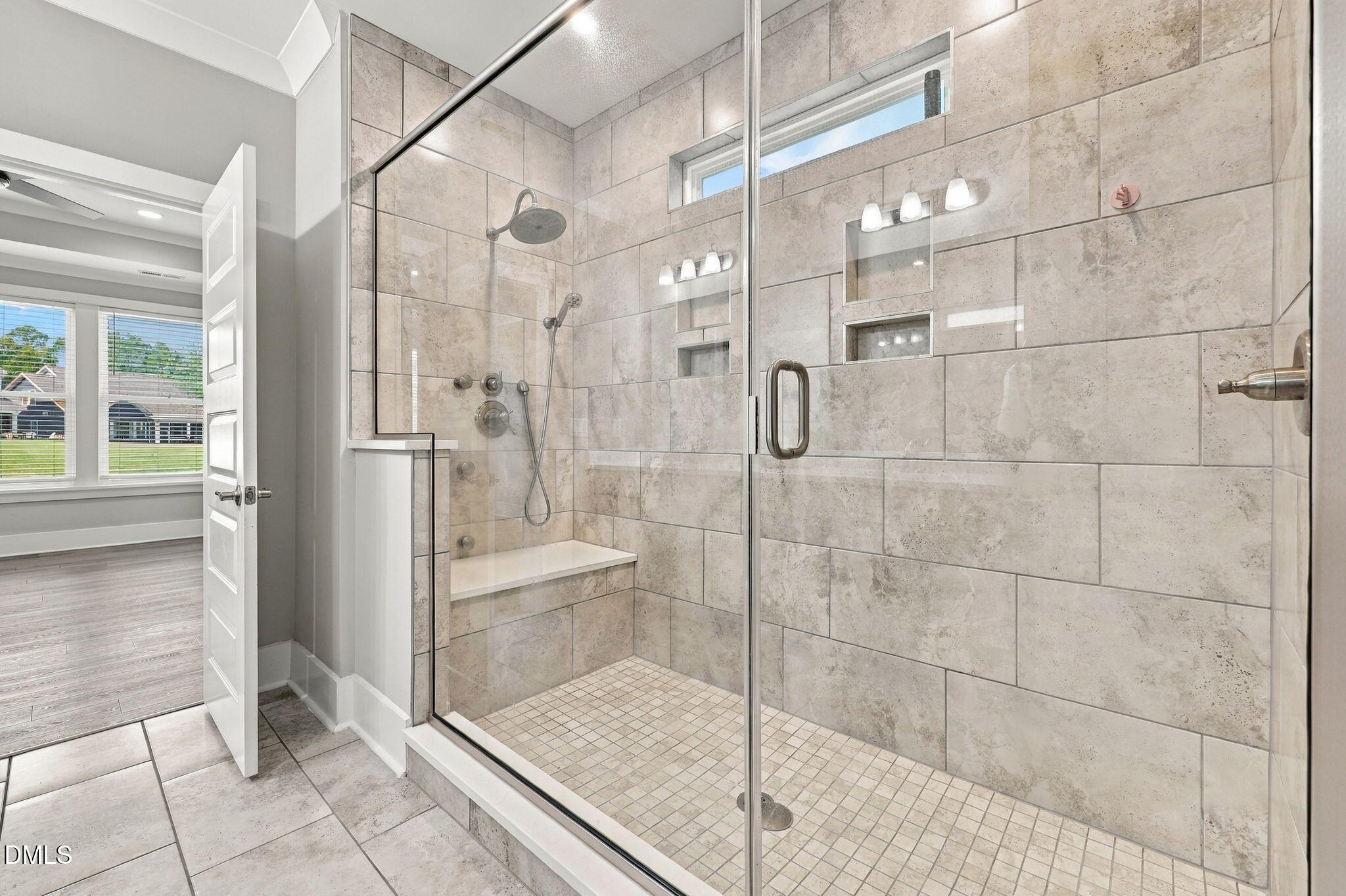 property viewer photo 16