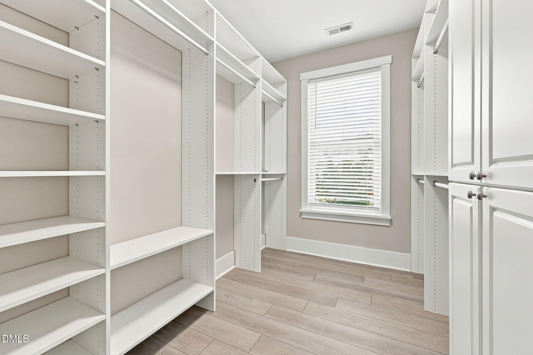 property viewer photo 18
