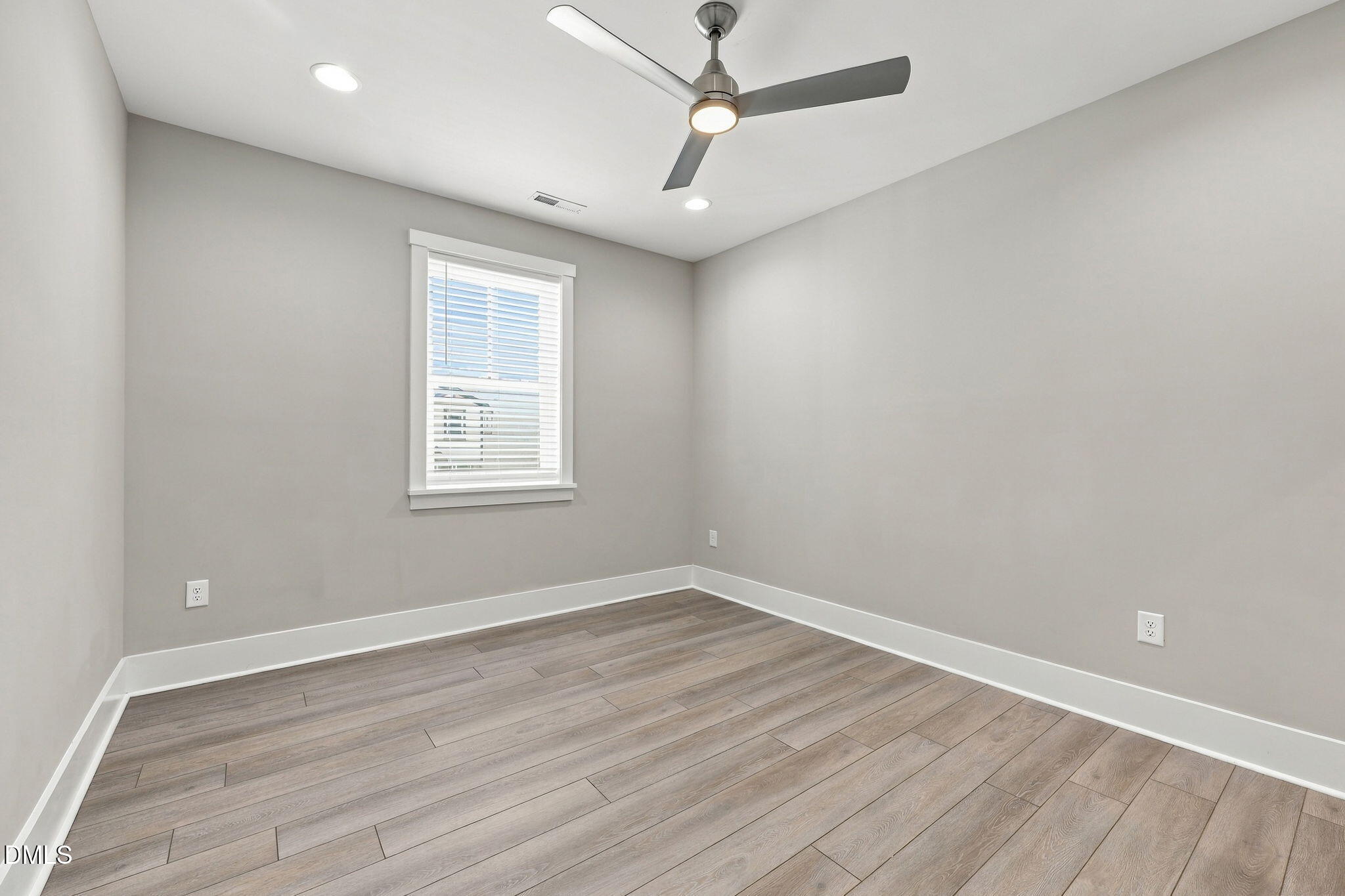 property viewer photo 28