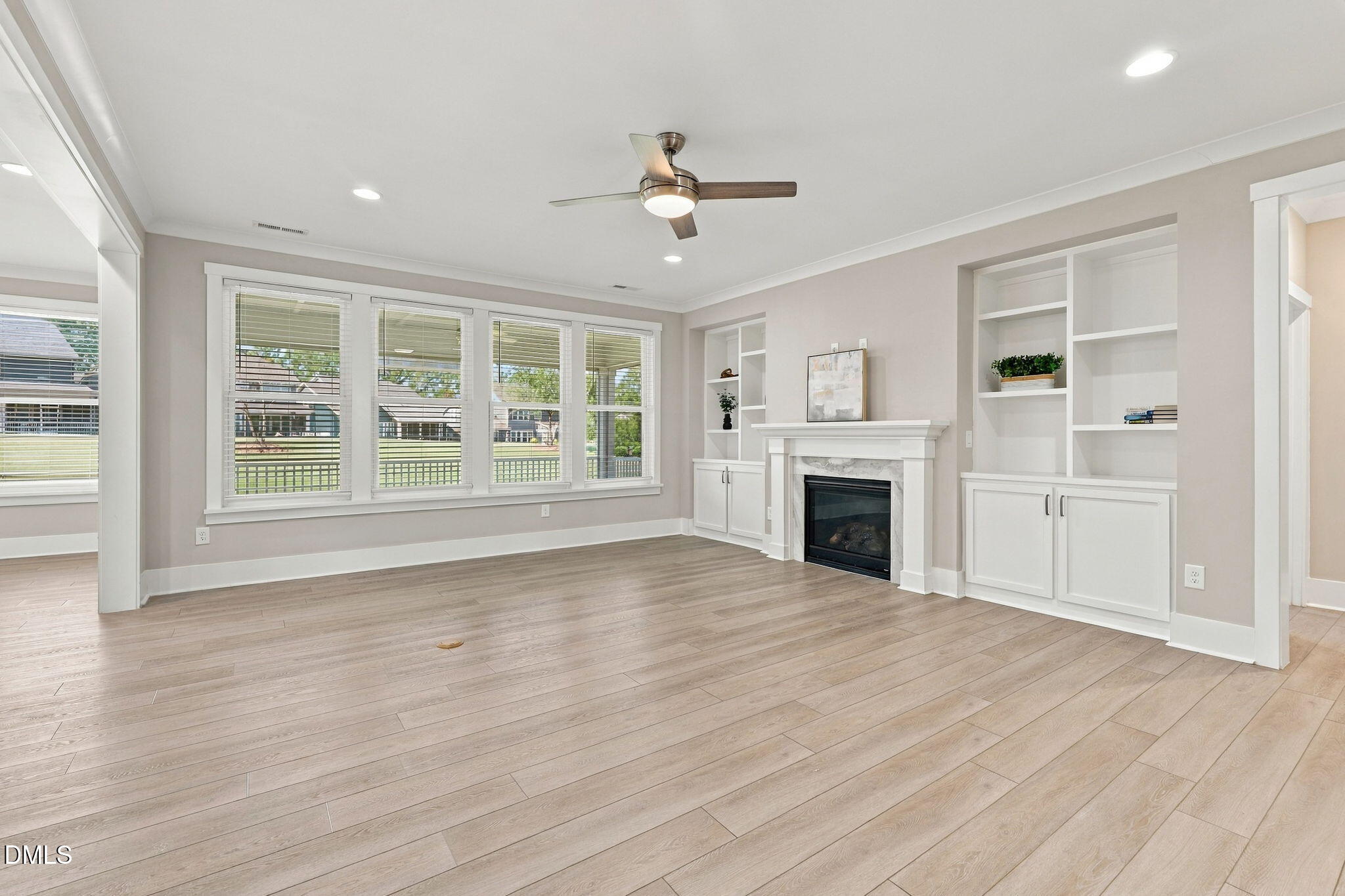 property viewer photo 3
