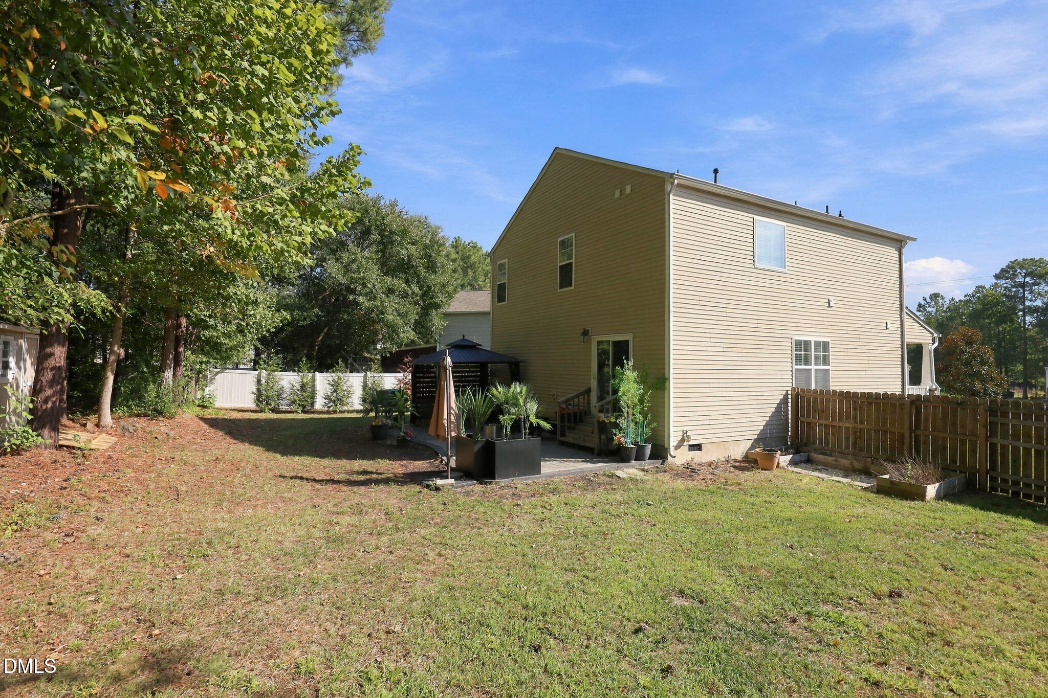main property photo 30