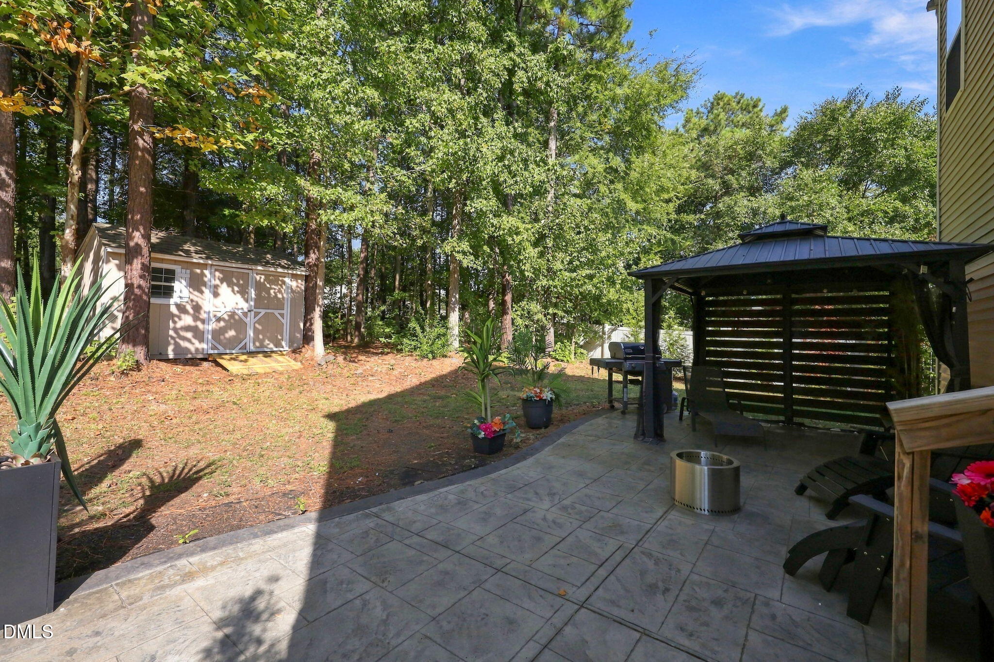 main property photo 38