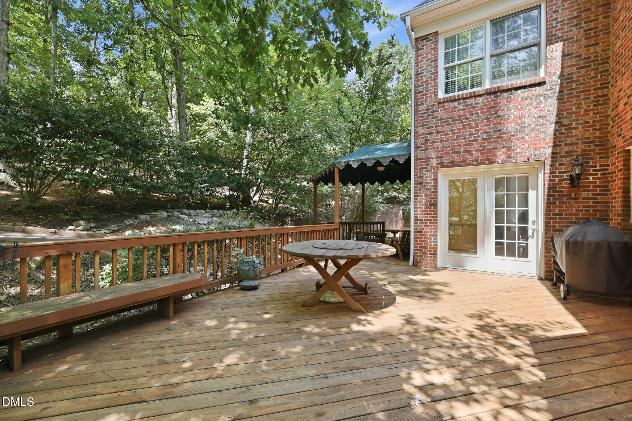 main property photo 40