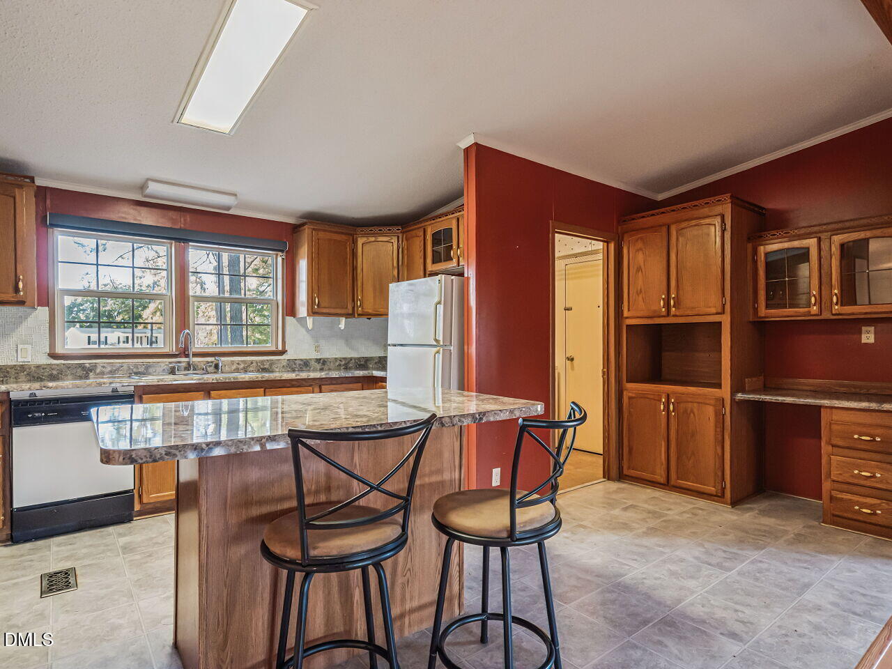 main property photo 10