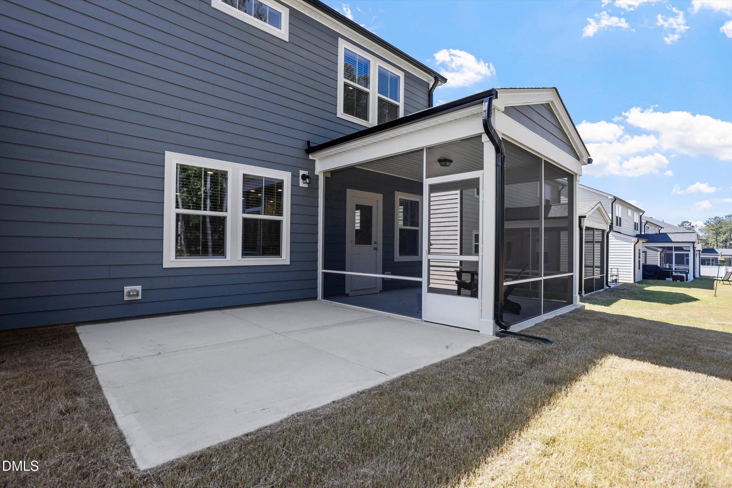 main property photo 8