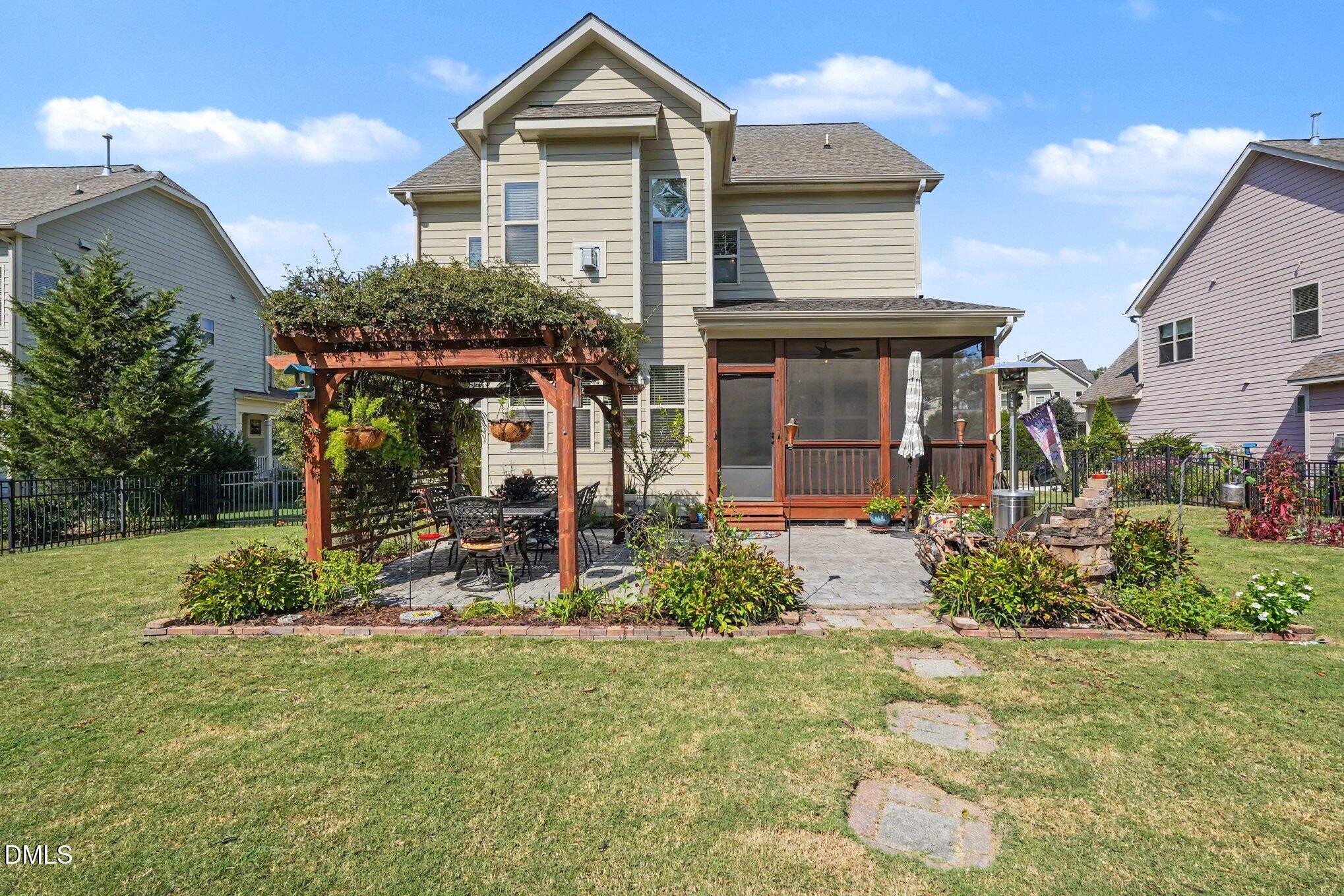 main property photo 36