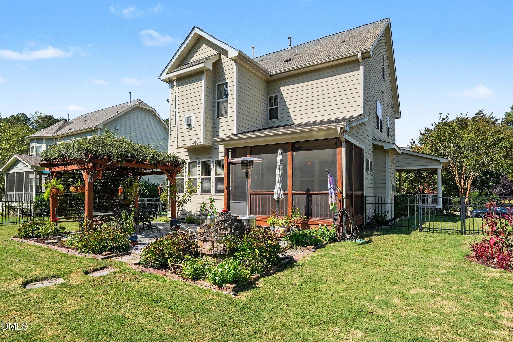 main property photo 37