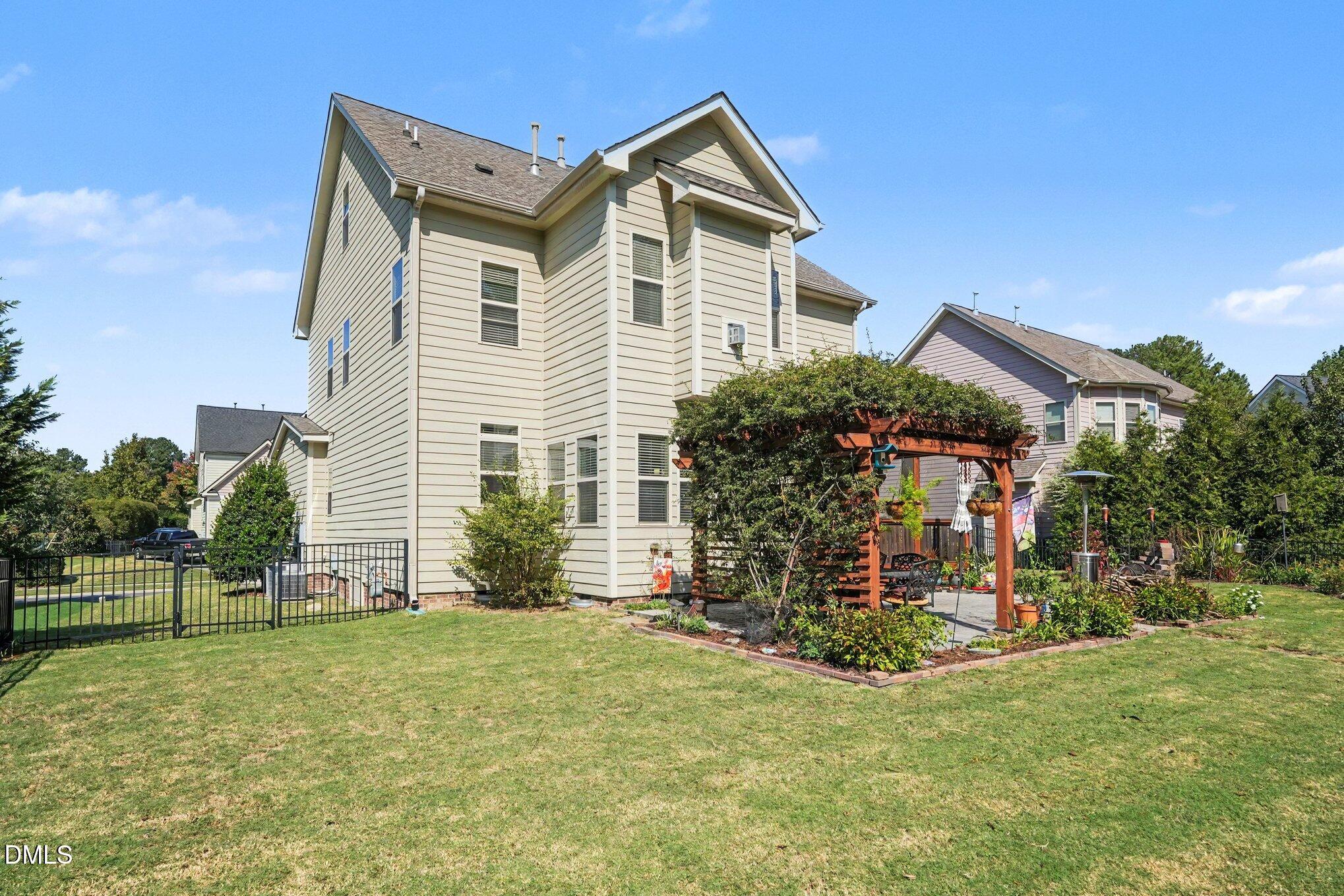 main property photo 38