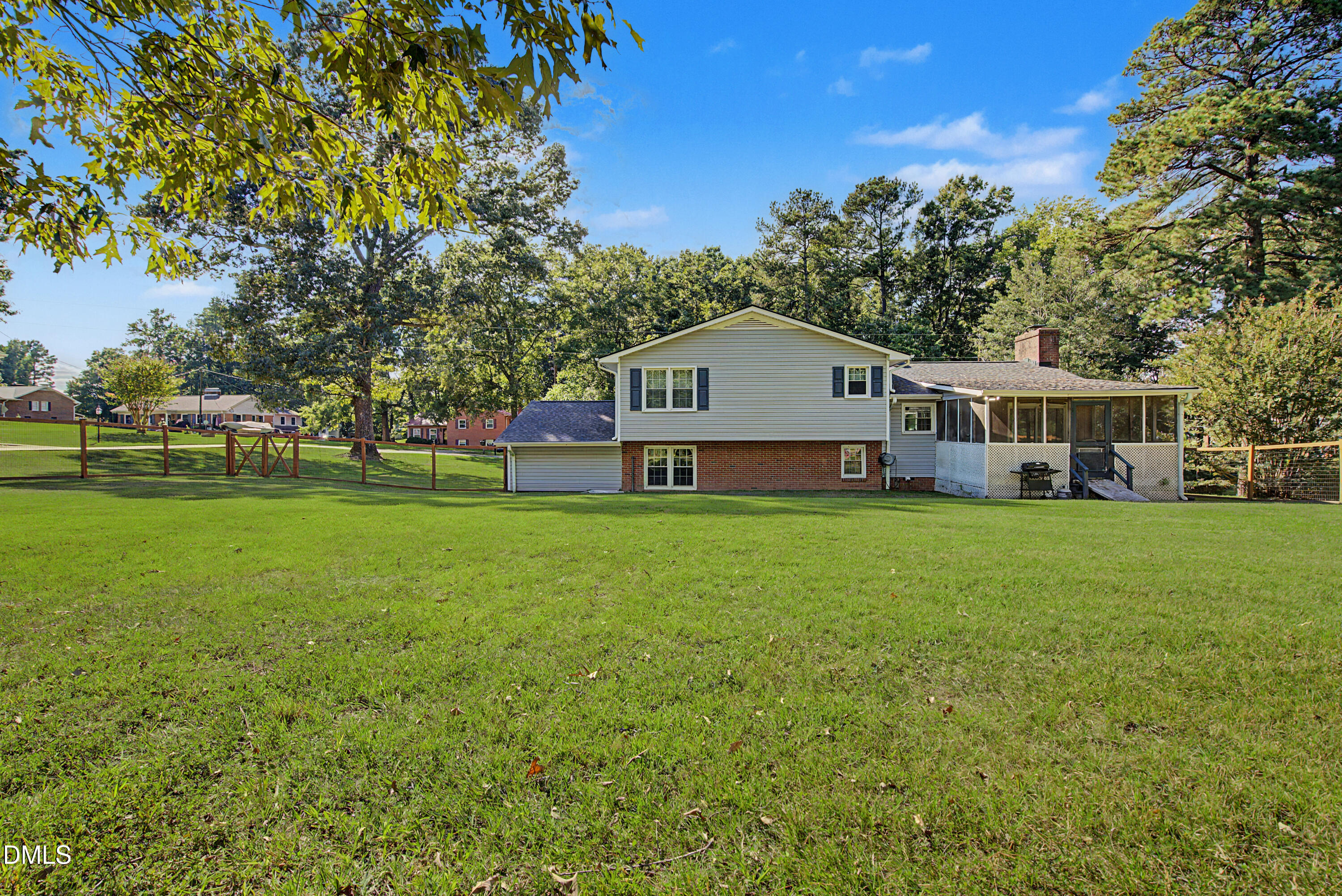 main property photo 25