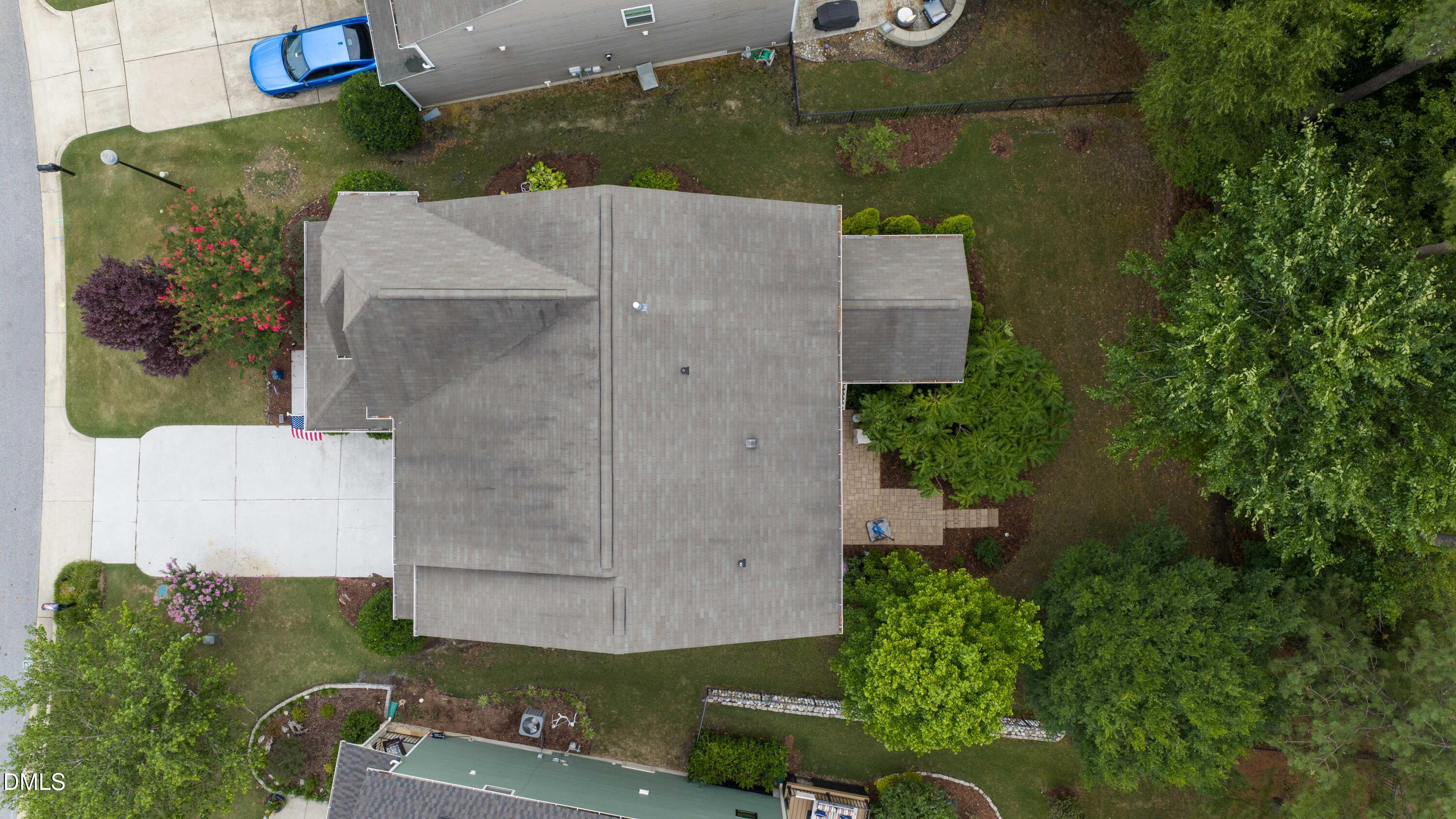main property photo 41