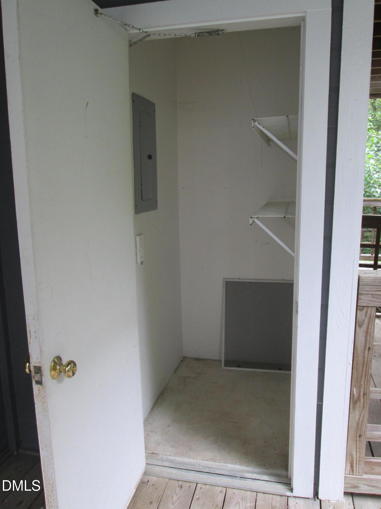 main property photo 34