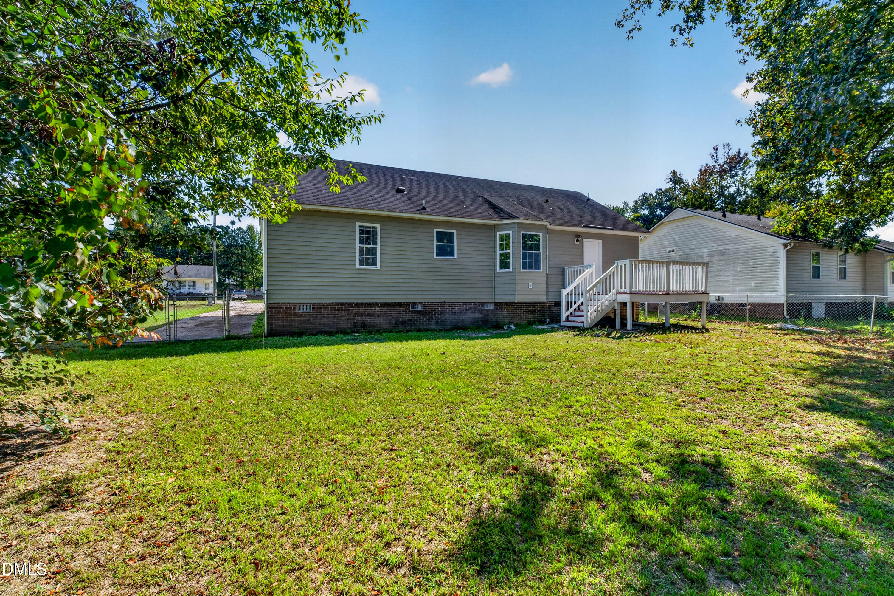 main property photo 27