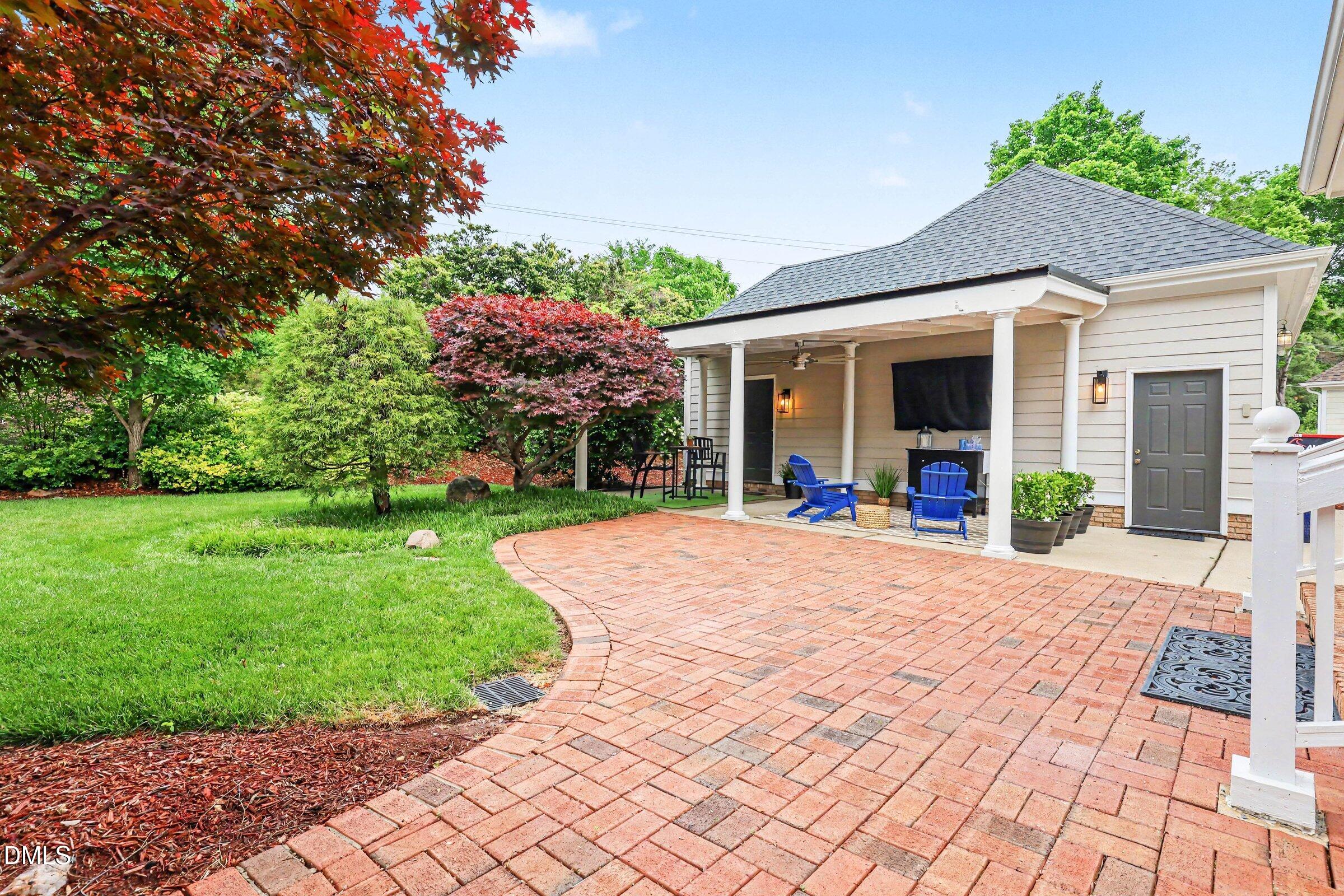 main property photo 9