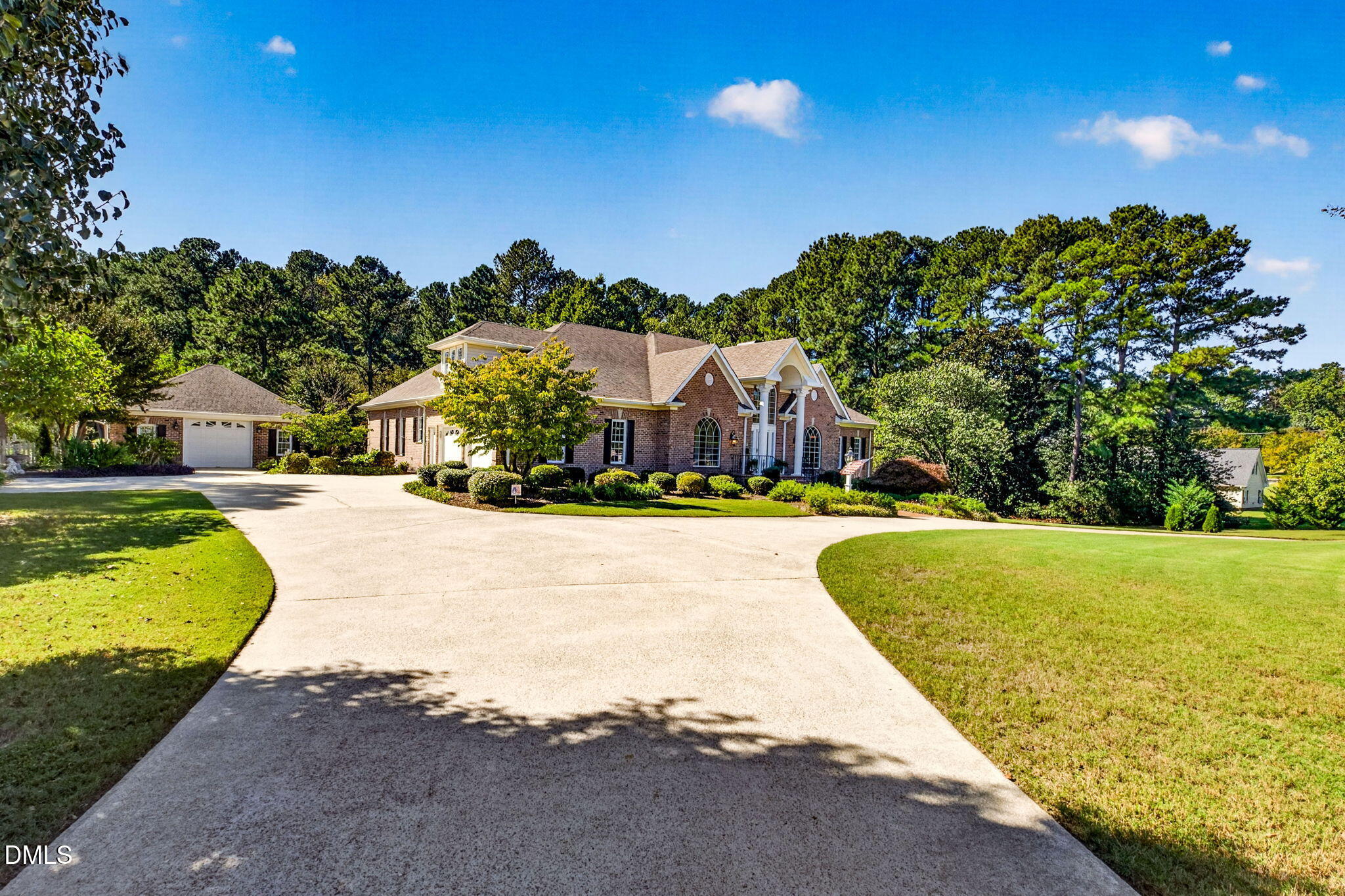 main property photo 10