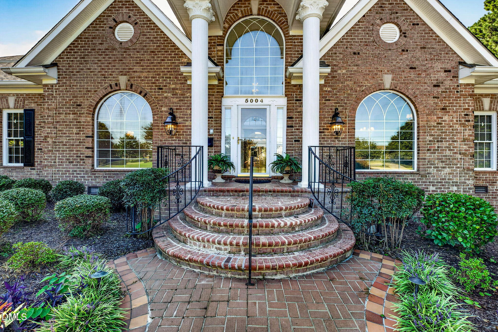 main property photo 9