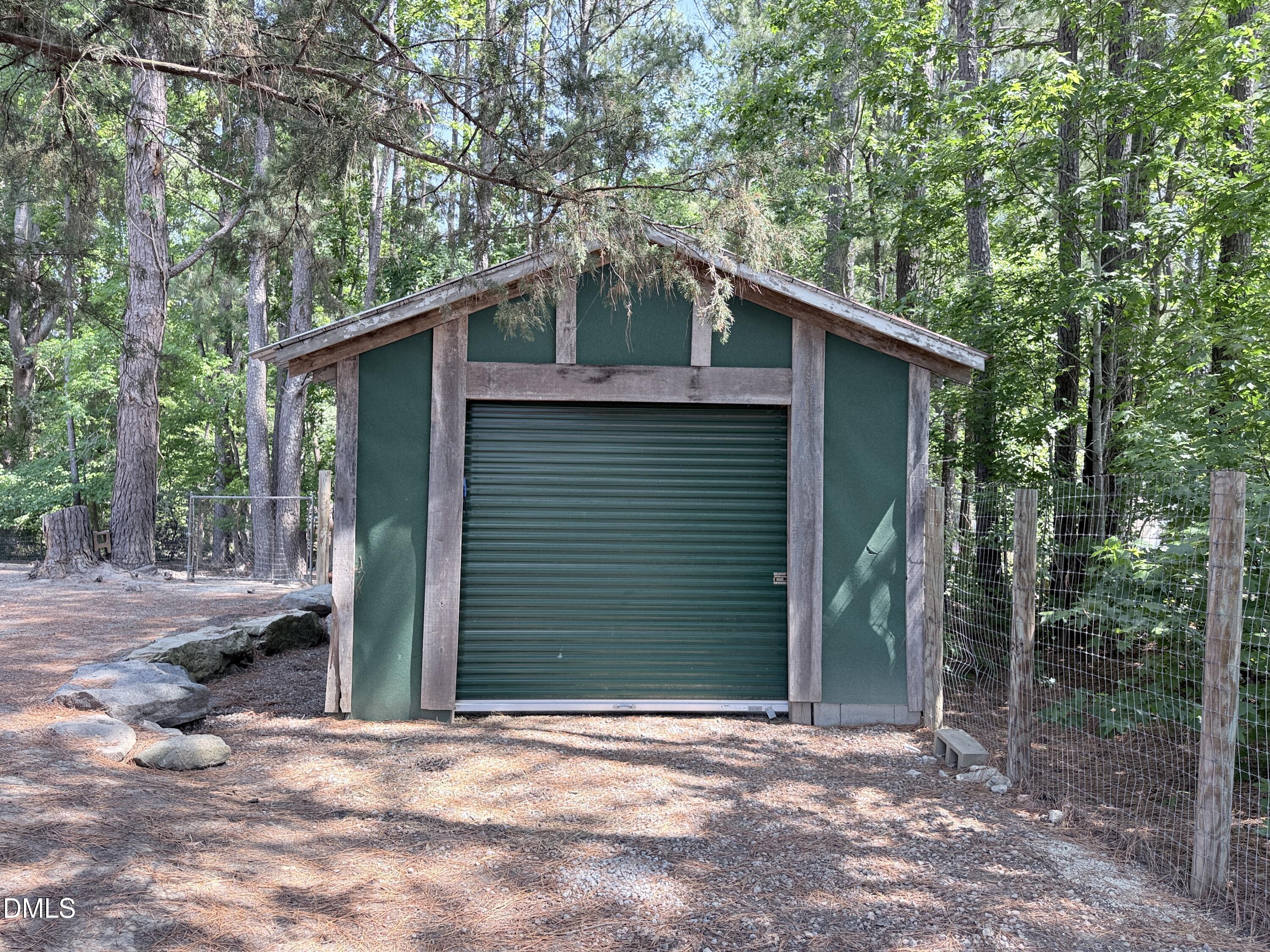 main property photo 40