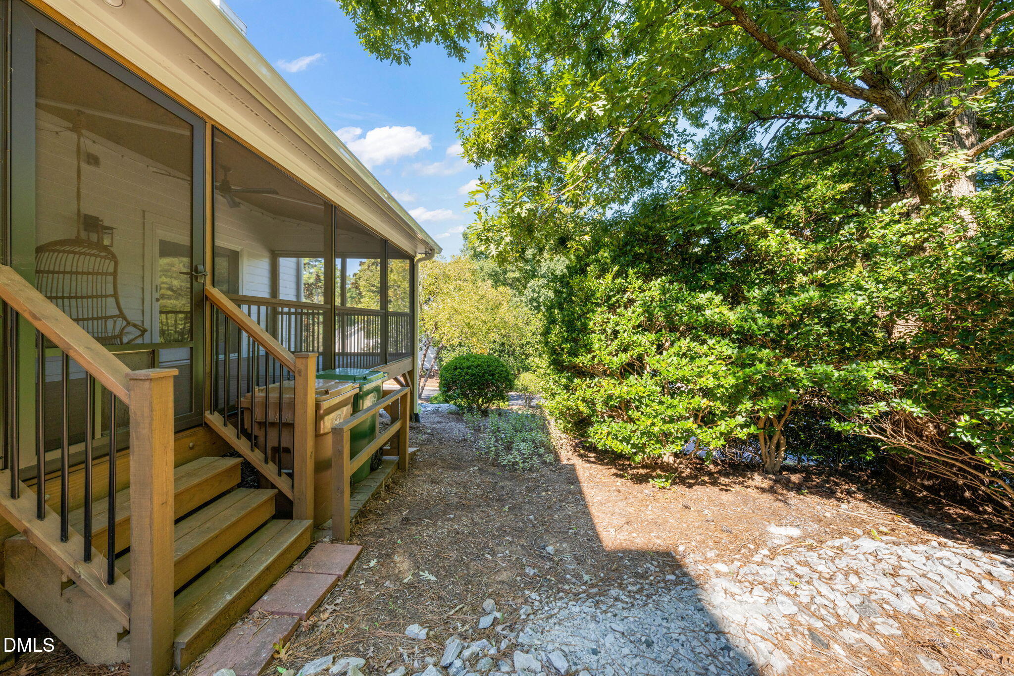 main property photo 40