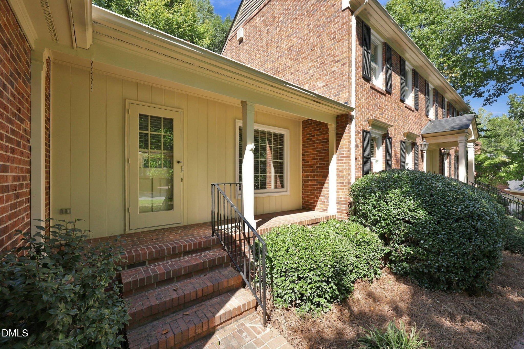 main property photo 34