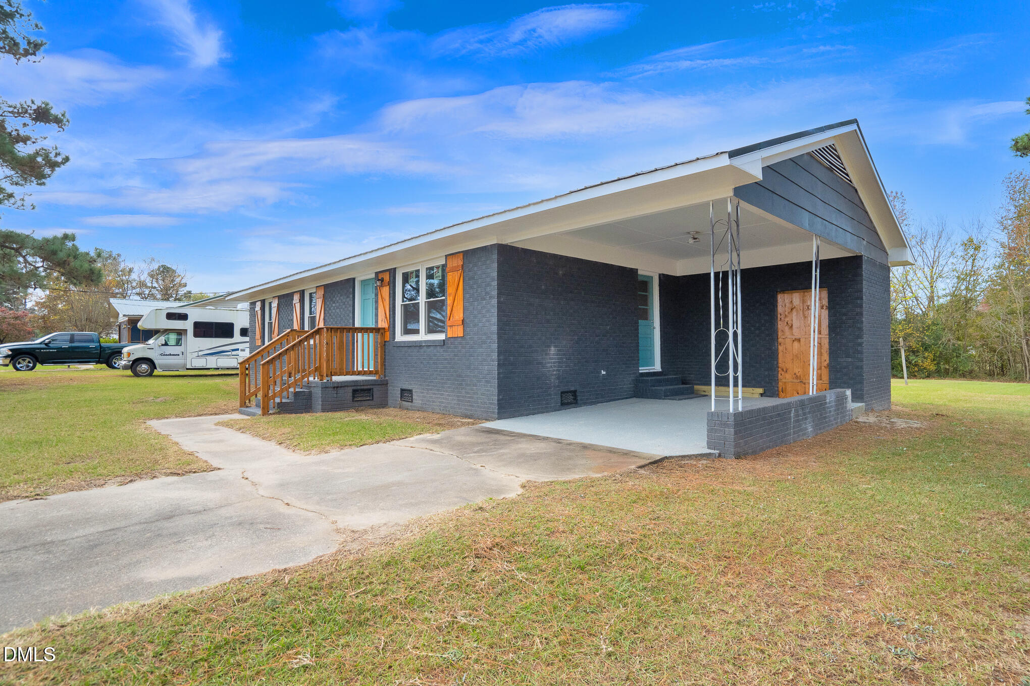 main property photo 9