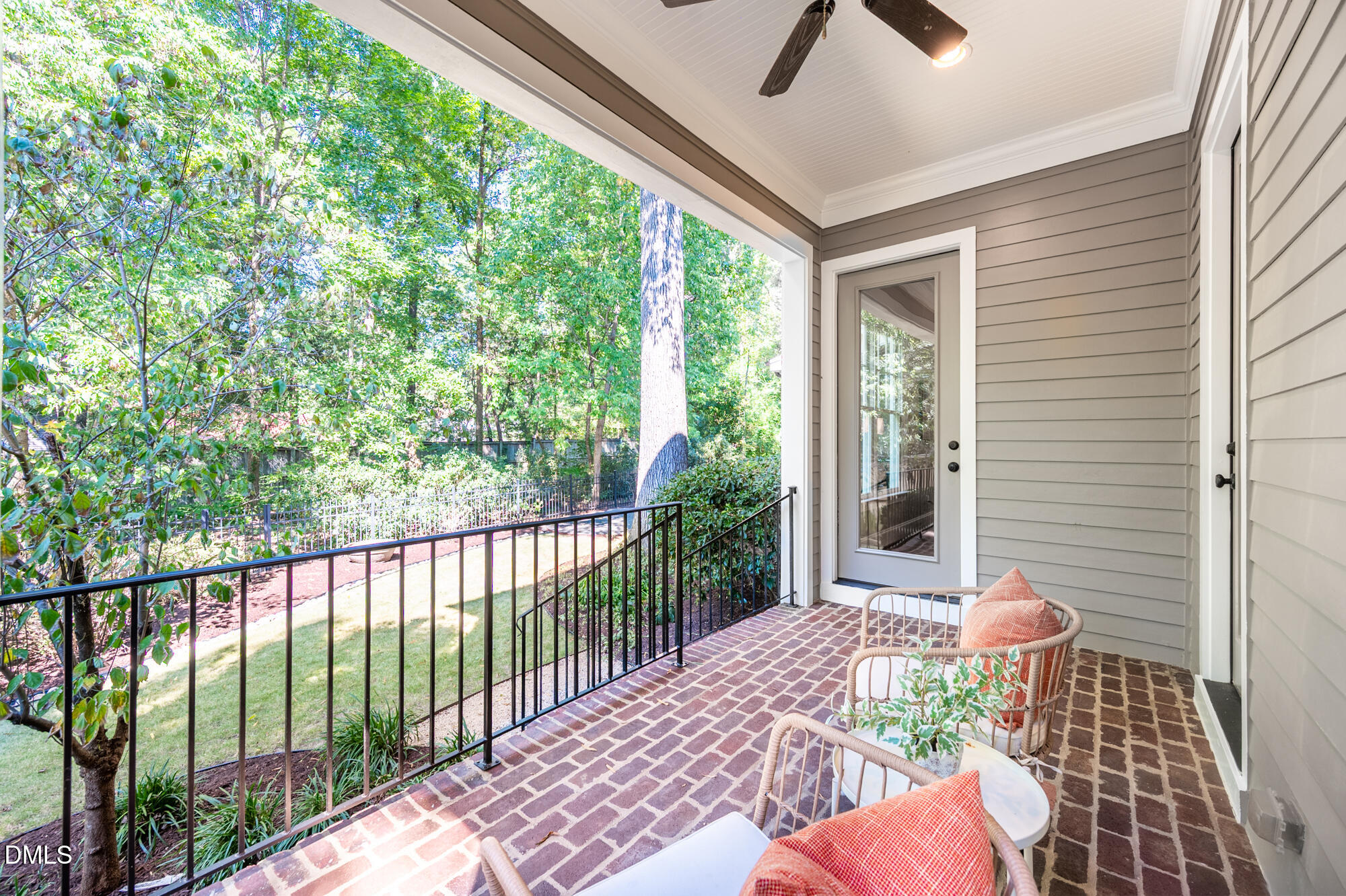 main property photo 15