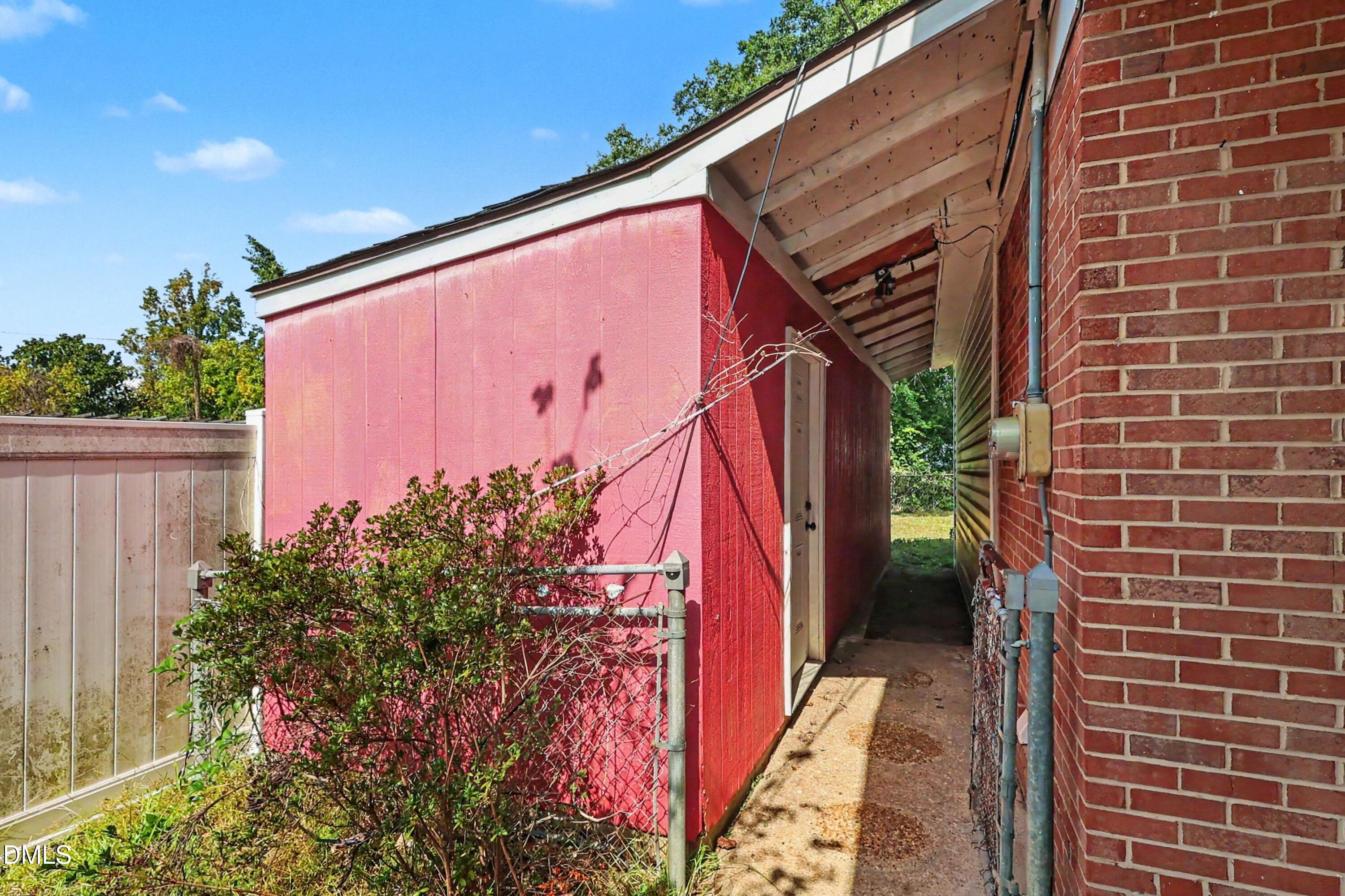 main property photo 18