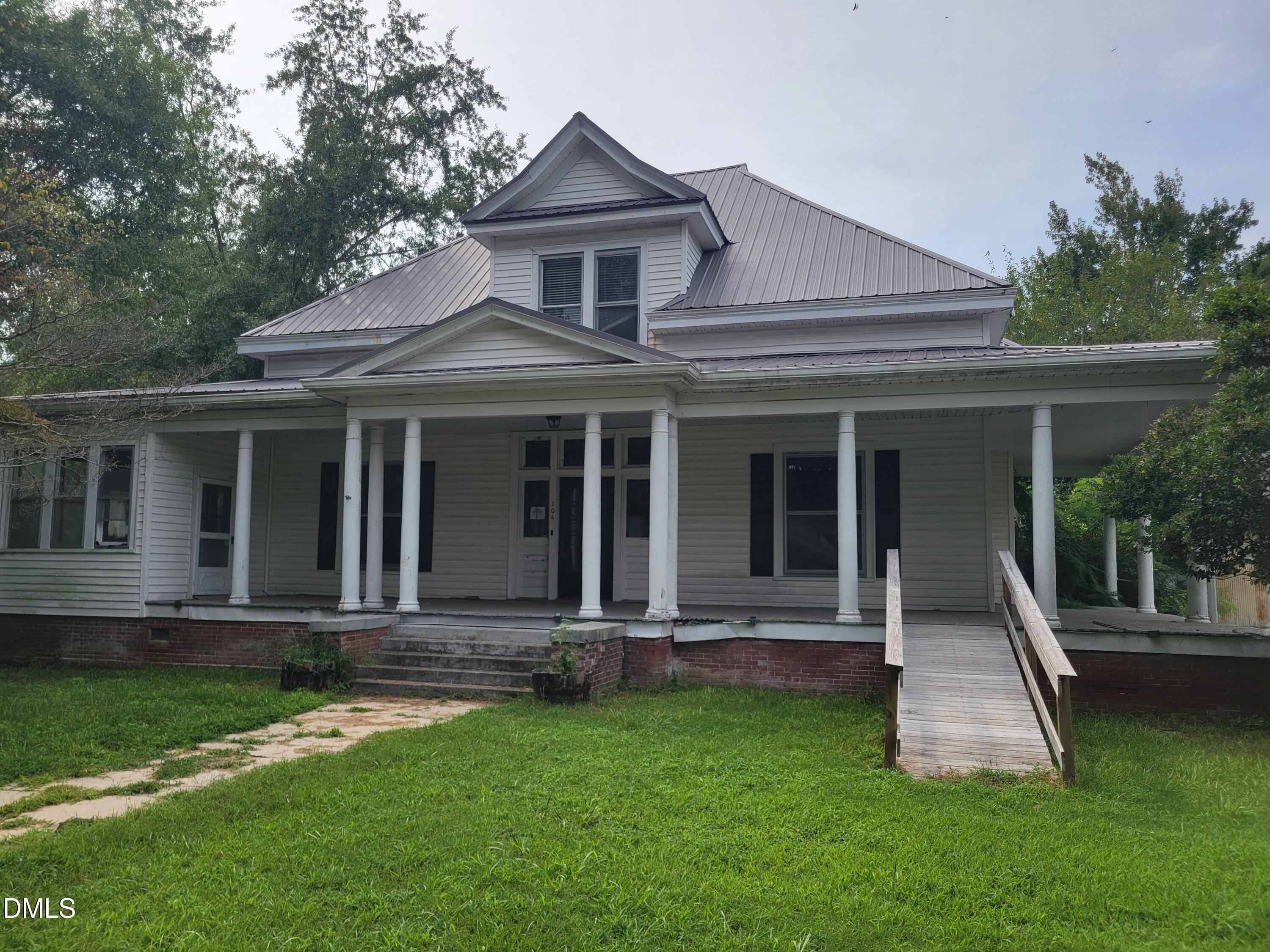 main property photo 1