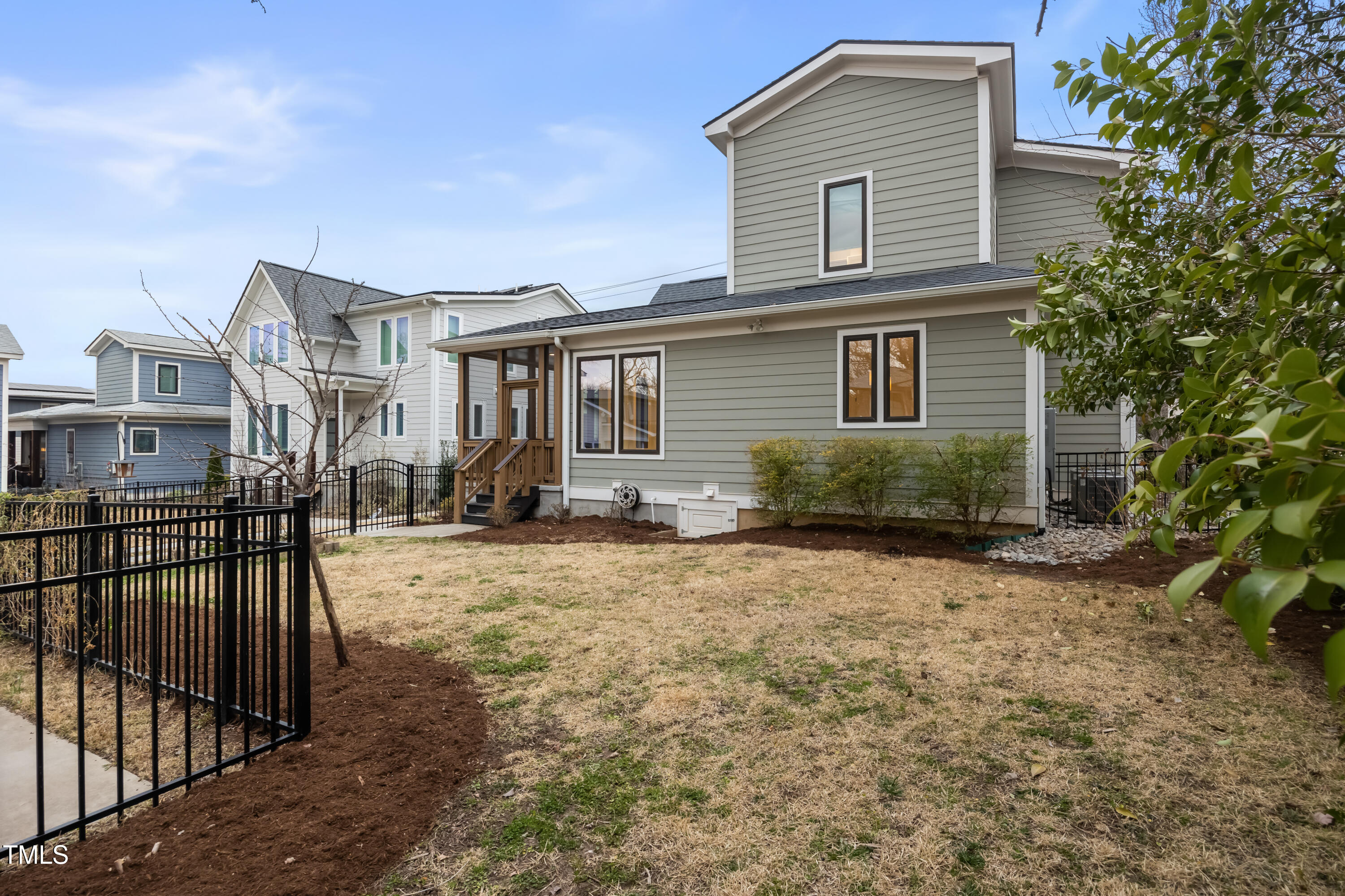 main property photo 39