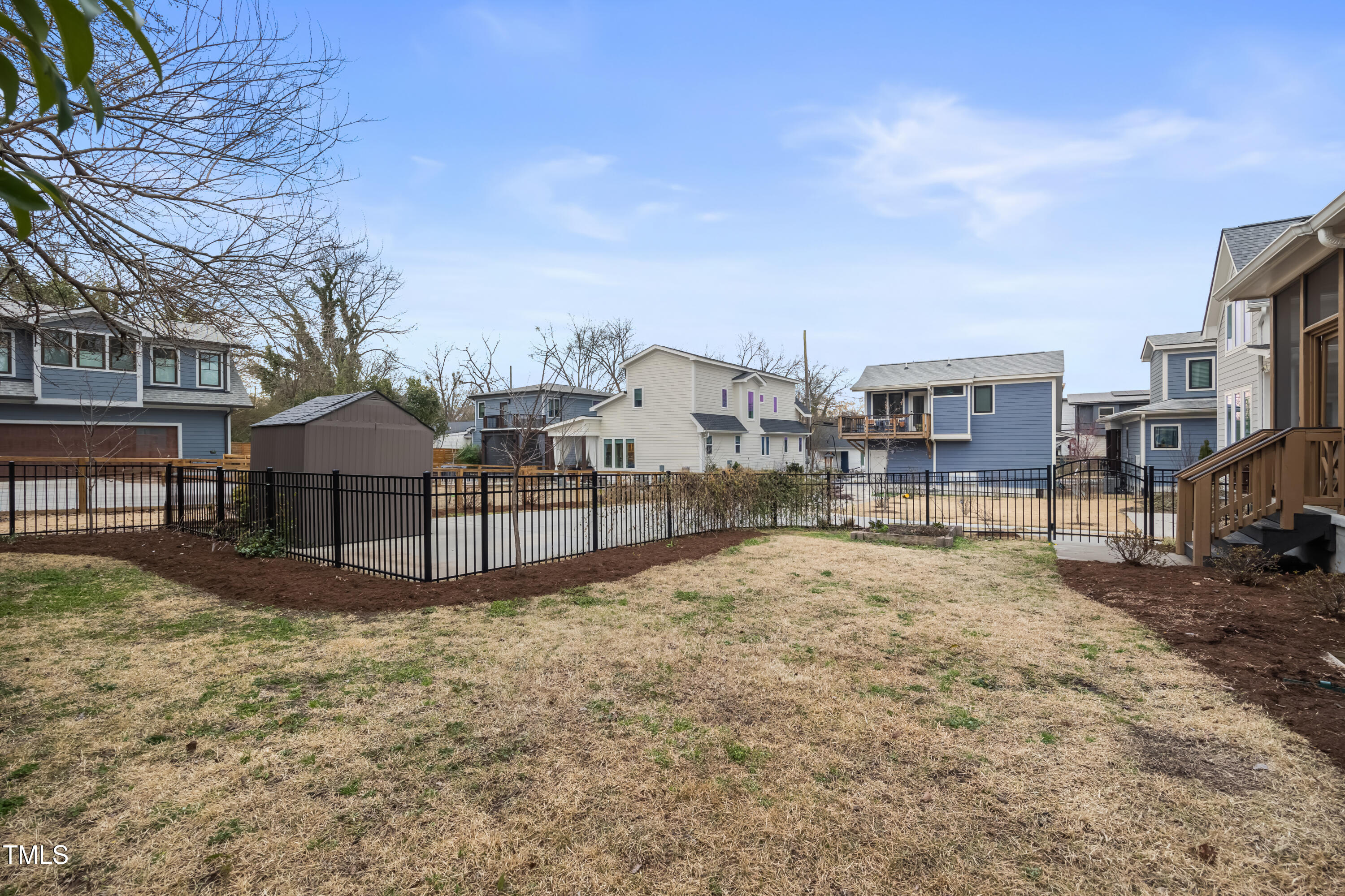 main property photo 40