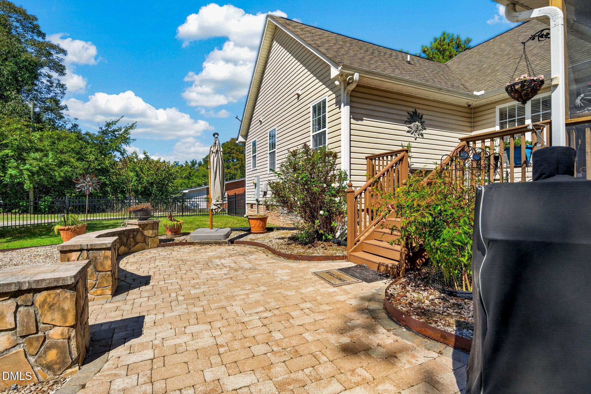 main property photo 39