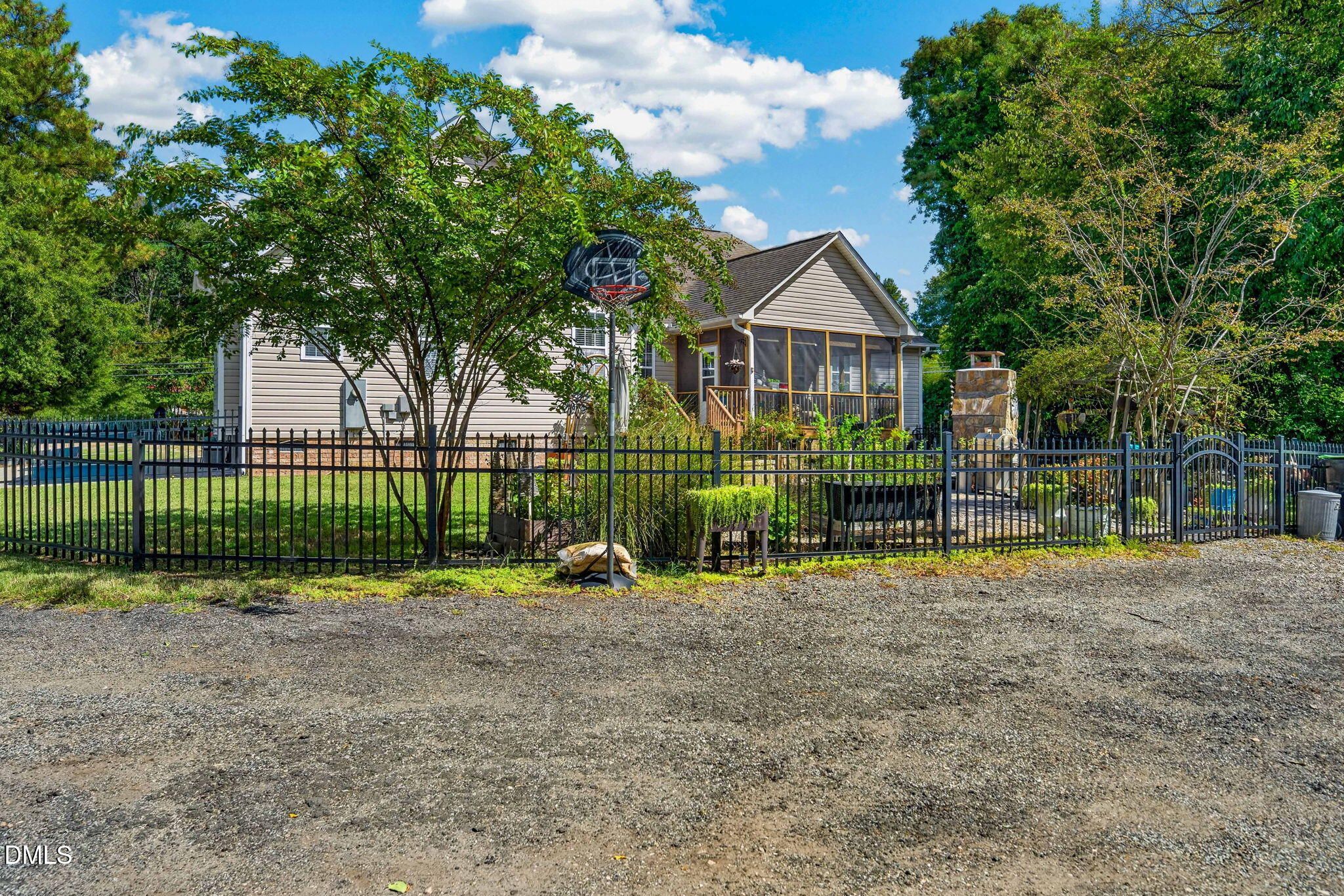 main property photo 50