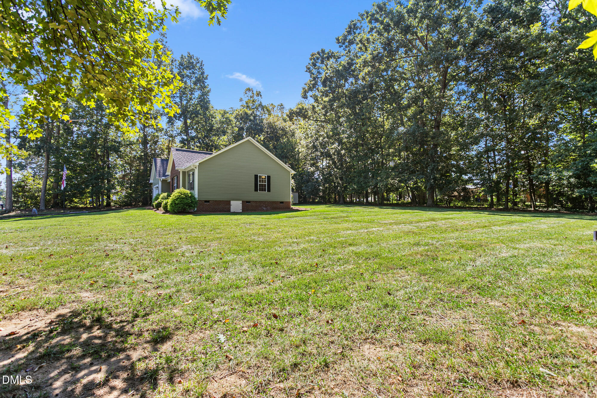 main property photo 30