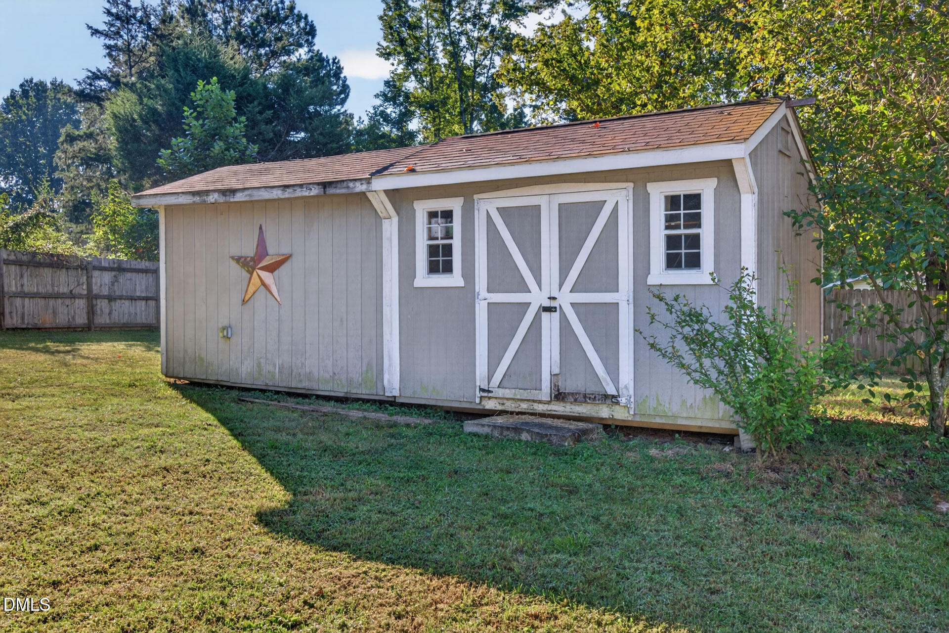main property photo 40