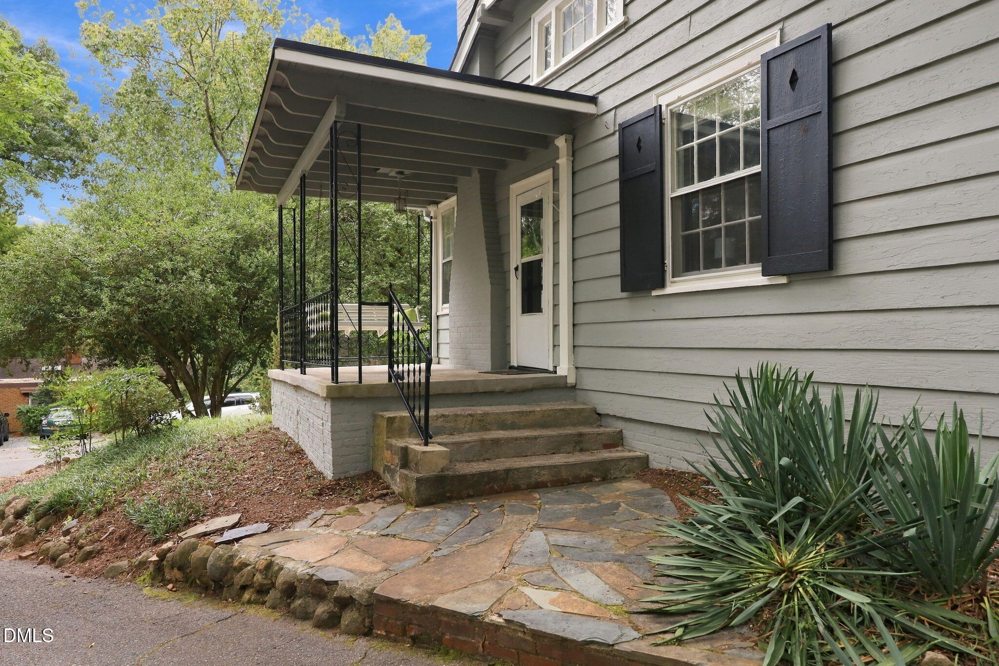 main property photo 31