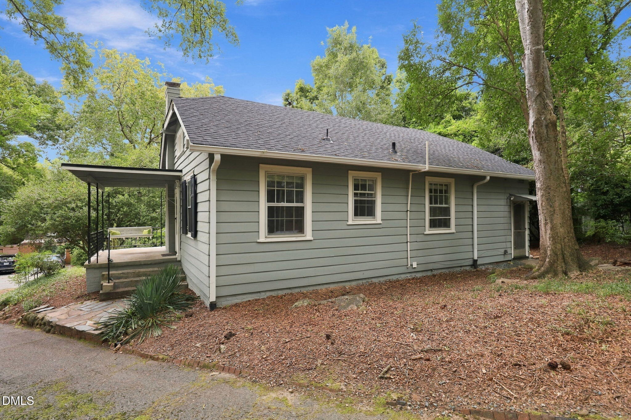main property photo 32