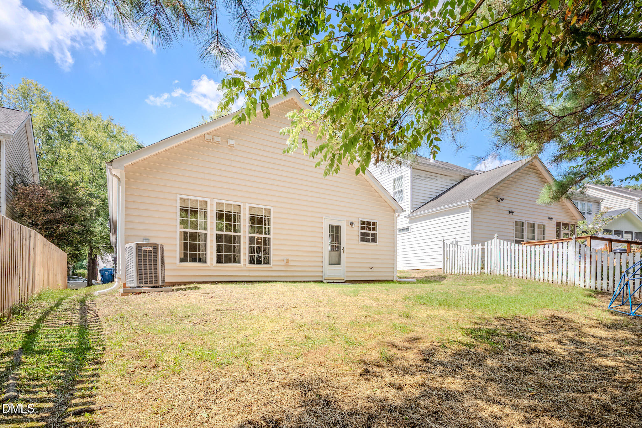 main property photo 27