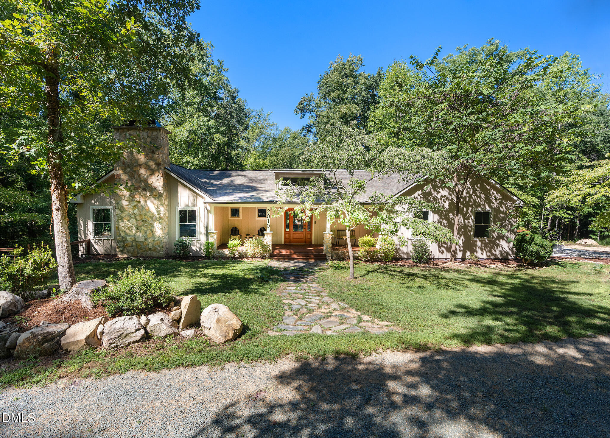 main property photo 4